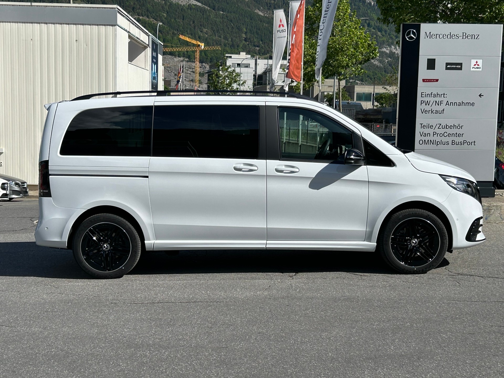 MERCEDES-BENZ V 300 d Kompakt Style 9G-Tronic-image-15