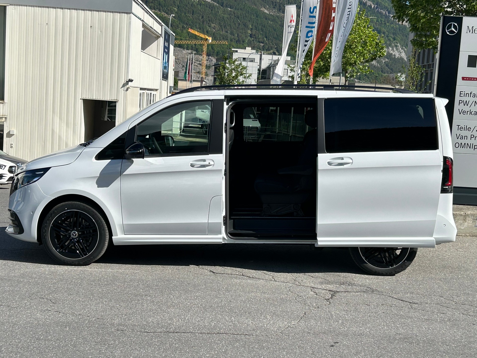 MERCEDES-BENZ V 300 d Kompakt Style 9G-Tronic-image-4