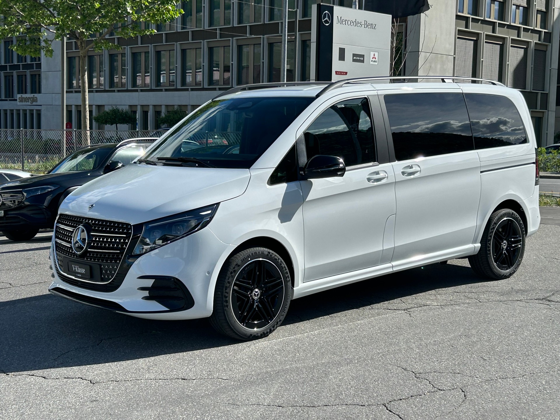 MERCEDES-BENZ V 300 d Kompakt Style 9G-Tronic-image-2
