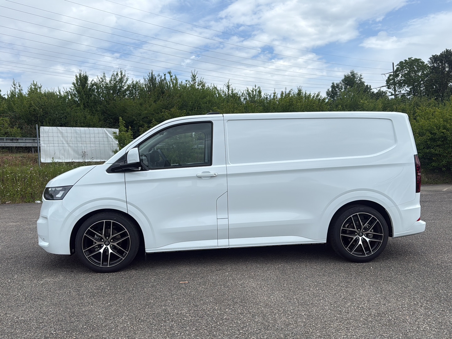 VW Transporter 2.0 TDI Edition Automat-image-1
