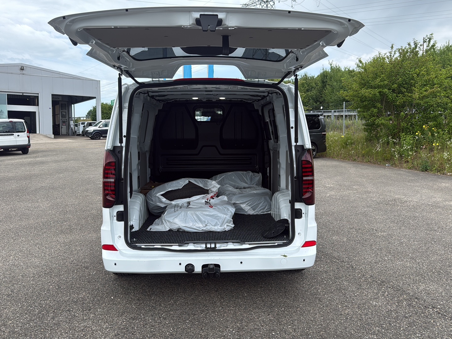 VW Transporter 2.0 TDI Edition Automat-image-13