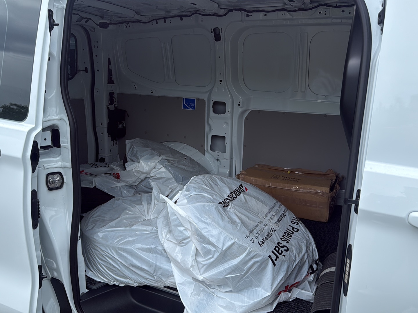 VW Transporter 2.0 TDI Edition Automat-image-11
