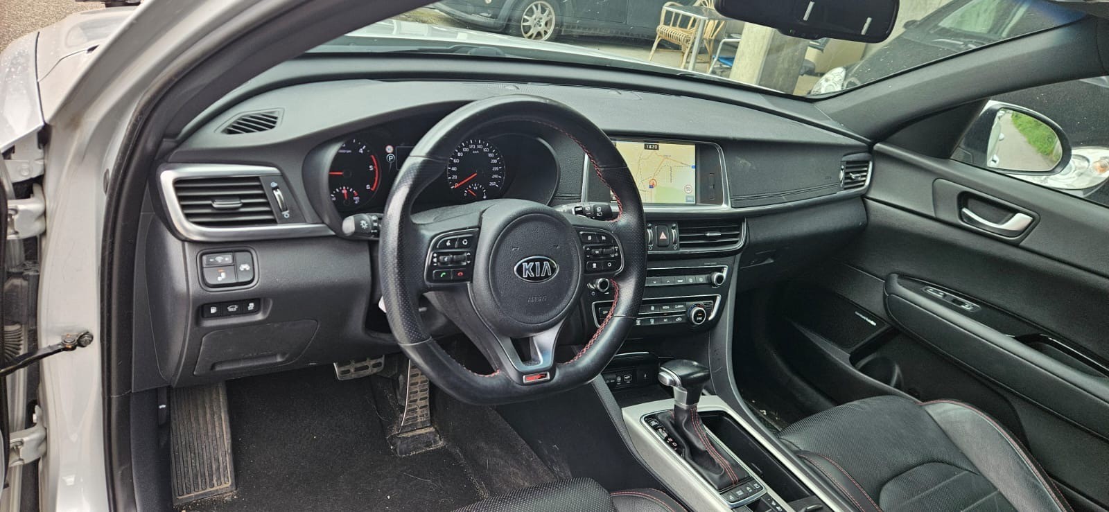 KIA Optima SW 1.7 CRDi Style DCT-image-6