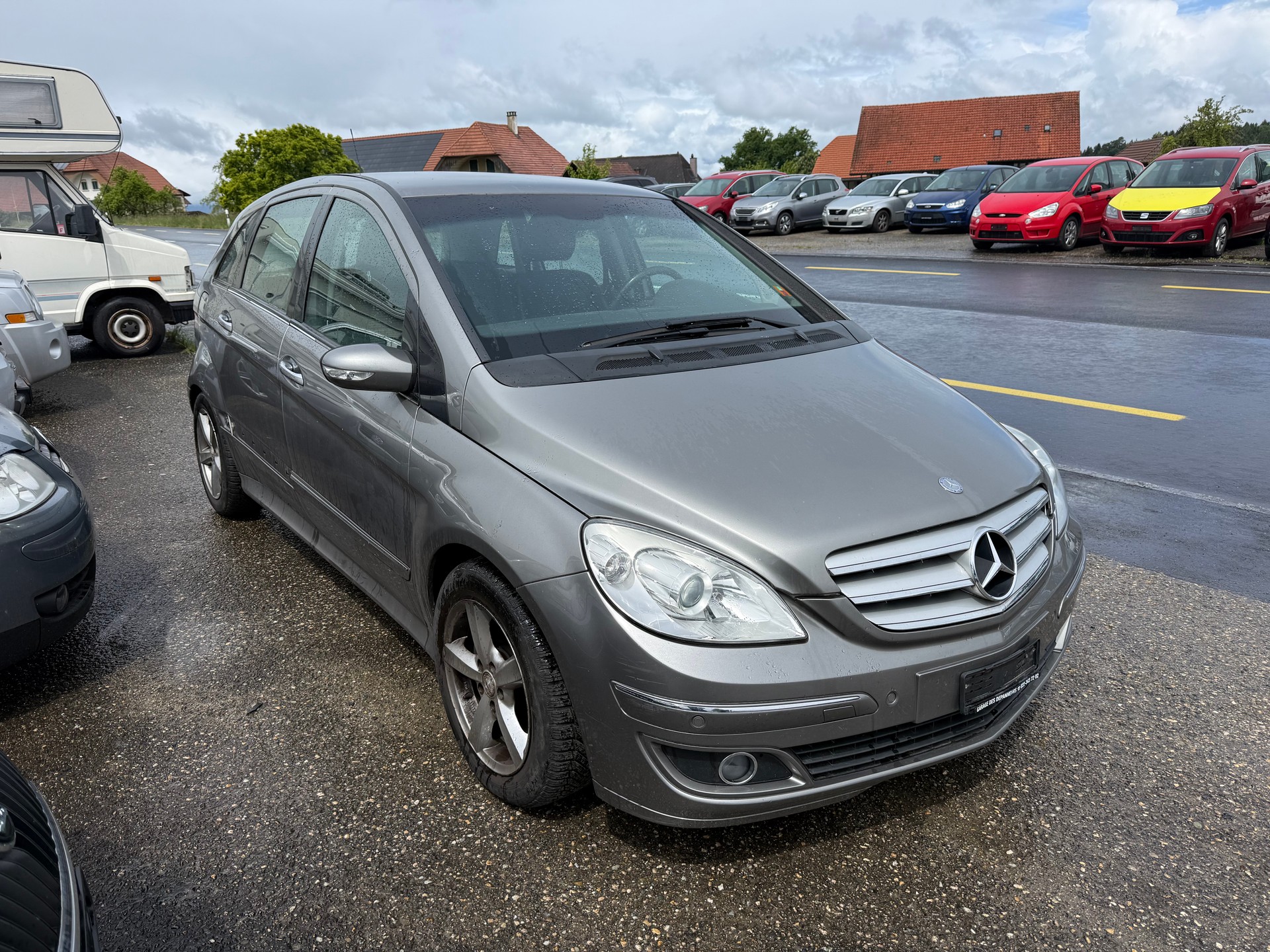 MERCEDES-BENZ B 200-image-1