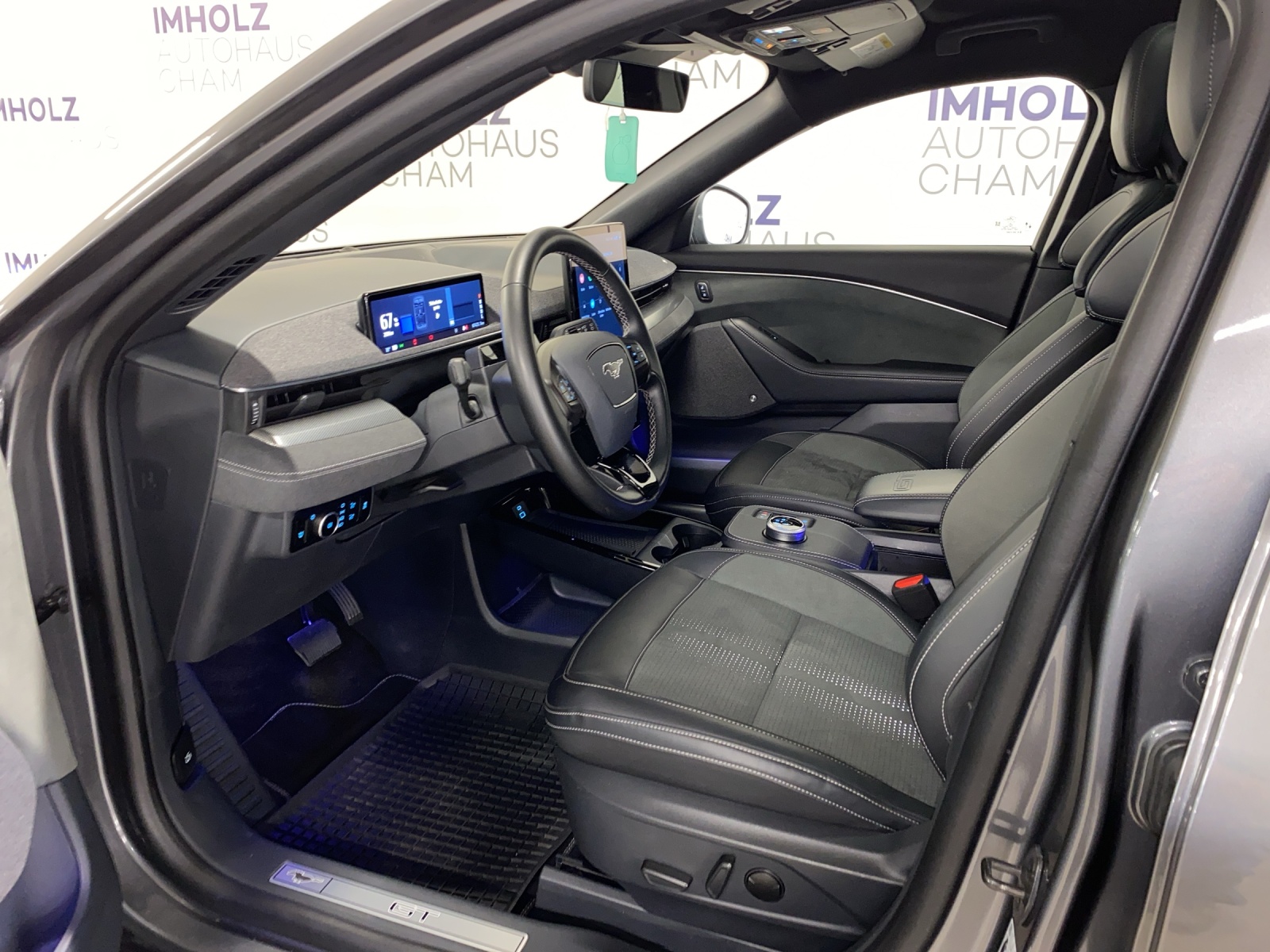 FORD Mustang Mach-E Extended GT AWD-image-15