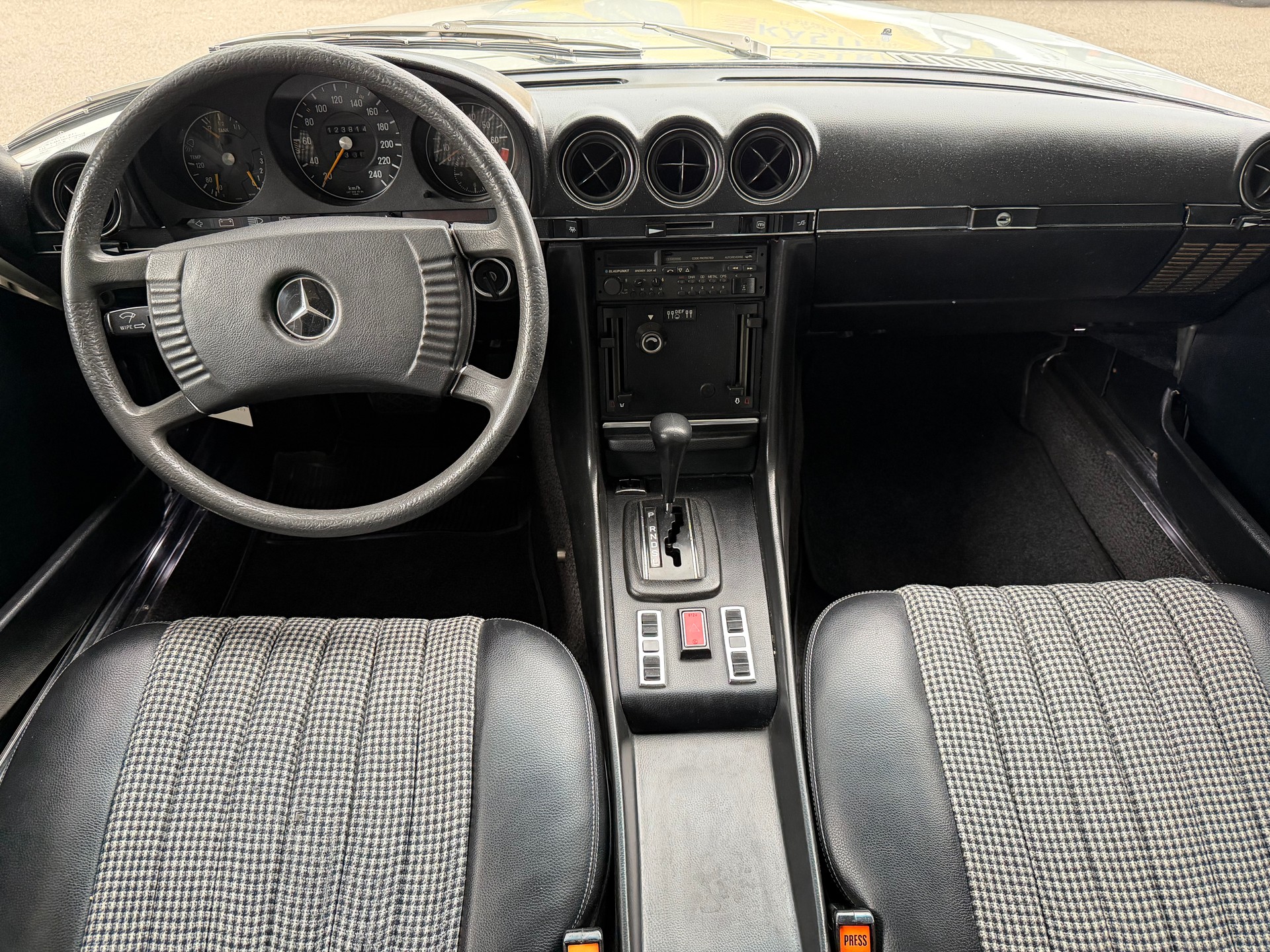 MERCEDES-BENZ SLC 280-image-10
