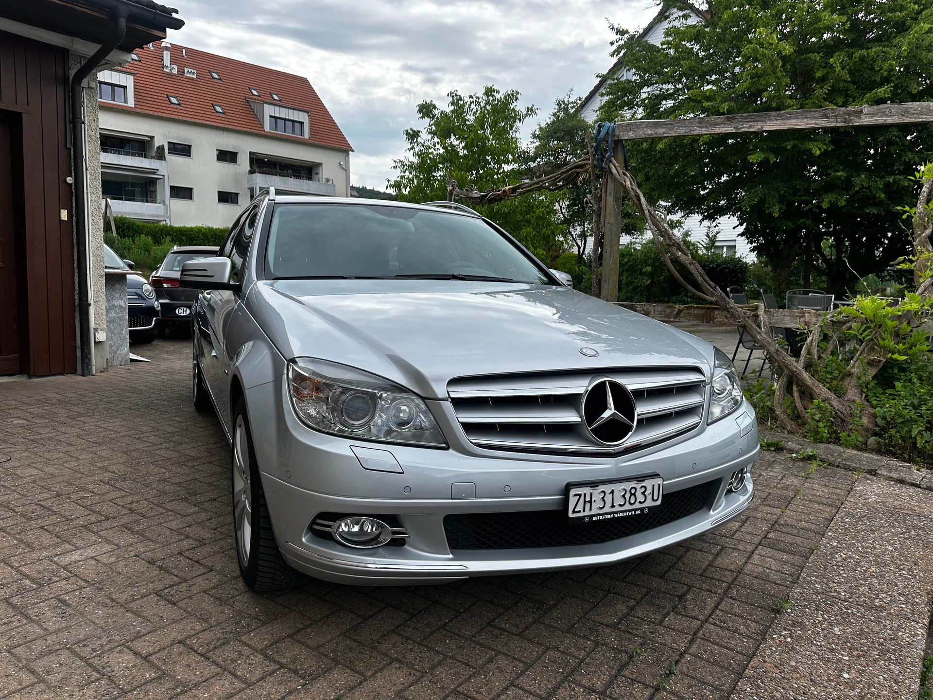 MERCEDES-BENZ C 300 T Avantgarde 7G-Tronic-image-1