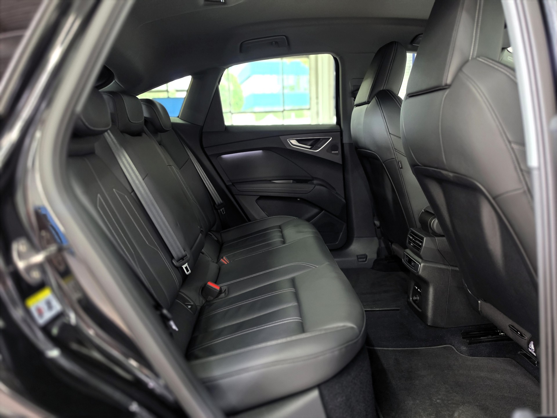 AUDI Q4 Sportback e-tron 50 quattro-image-13
