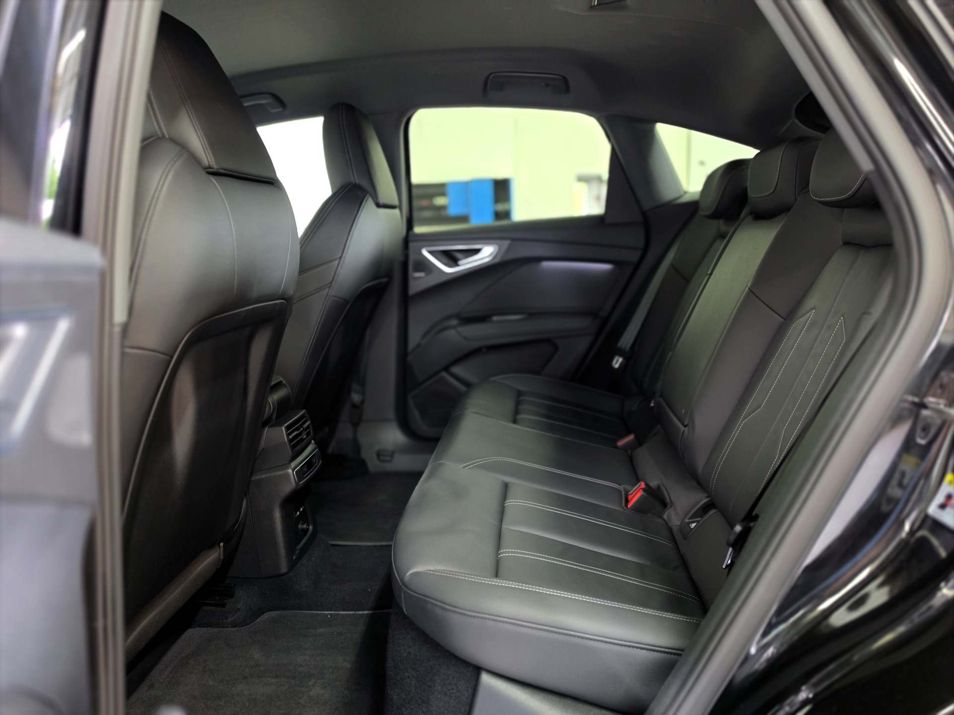 AUDI Q4 Sportback e-tron 50 quattro-image-14