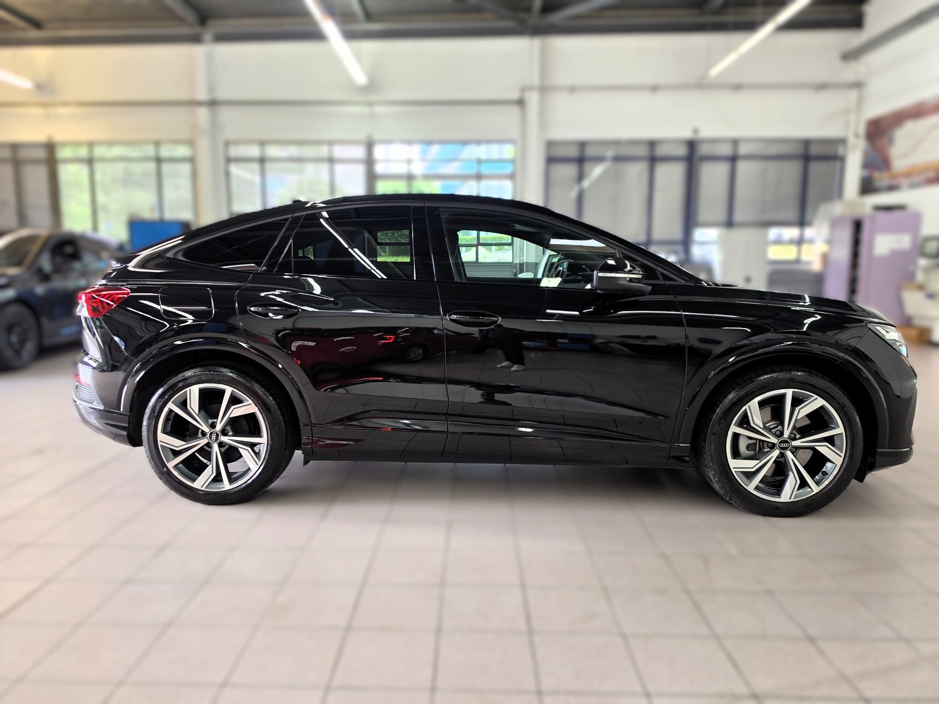 AUDI Q4 Sportback e-tron 50 quattro-image-5
