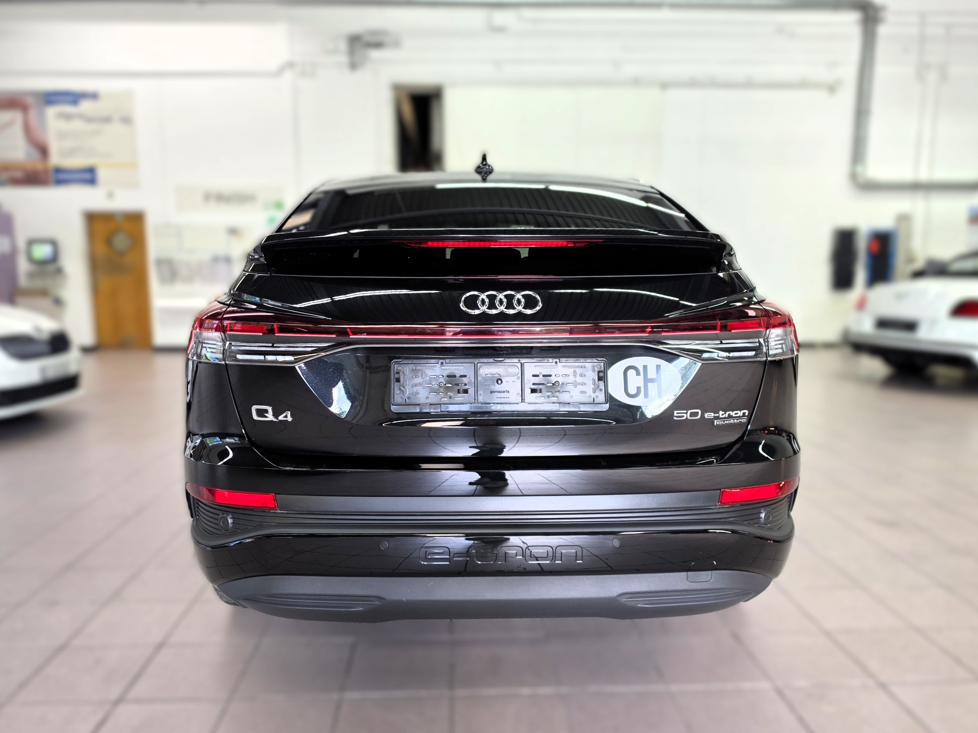 AUDI Q4 Sportback e-tron 50 quattro-image-3