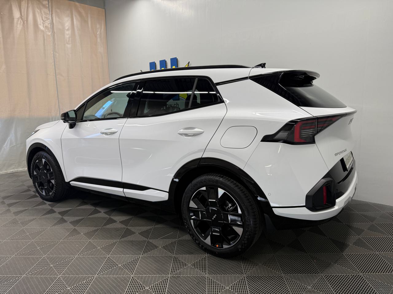 KIA Sportage 1.6T-GDi GT-Line 4x4 7DCT-showroom-element-2