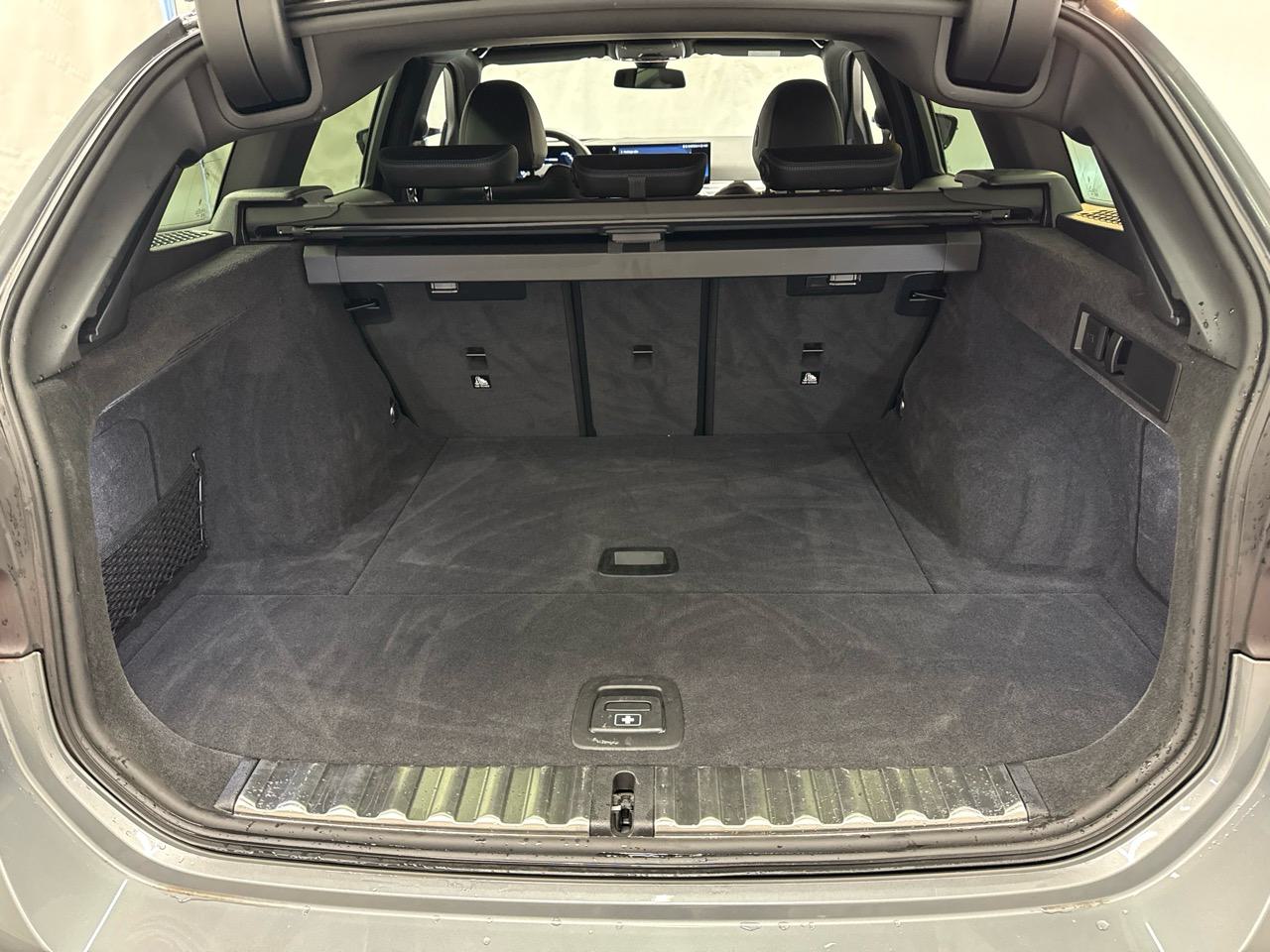BMW M340i xDrive 48V Touring Steptronic-image-9