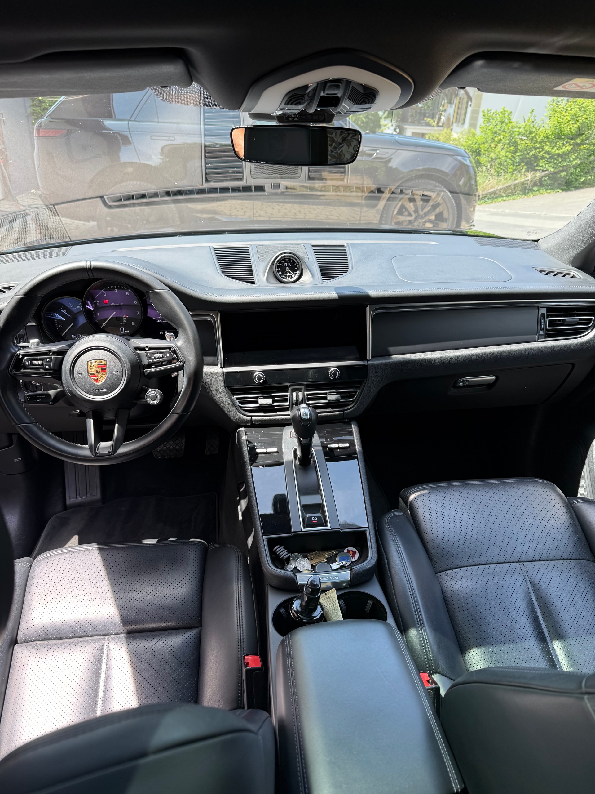 PORSCHE Macan T-image-4