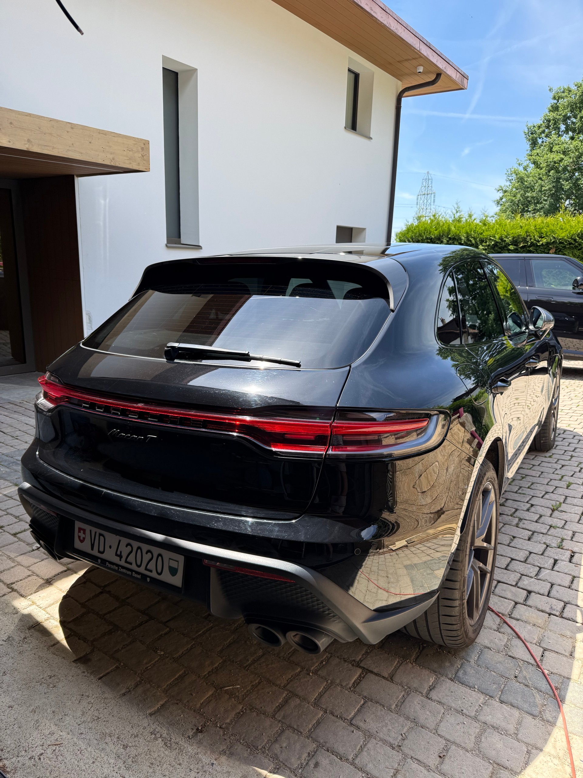 PORSCHE Macan T-image-3