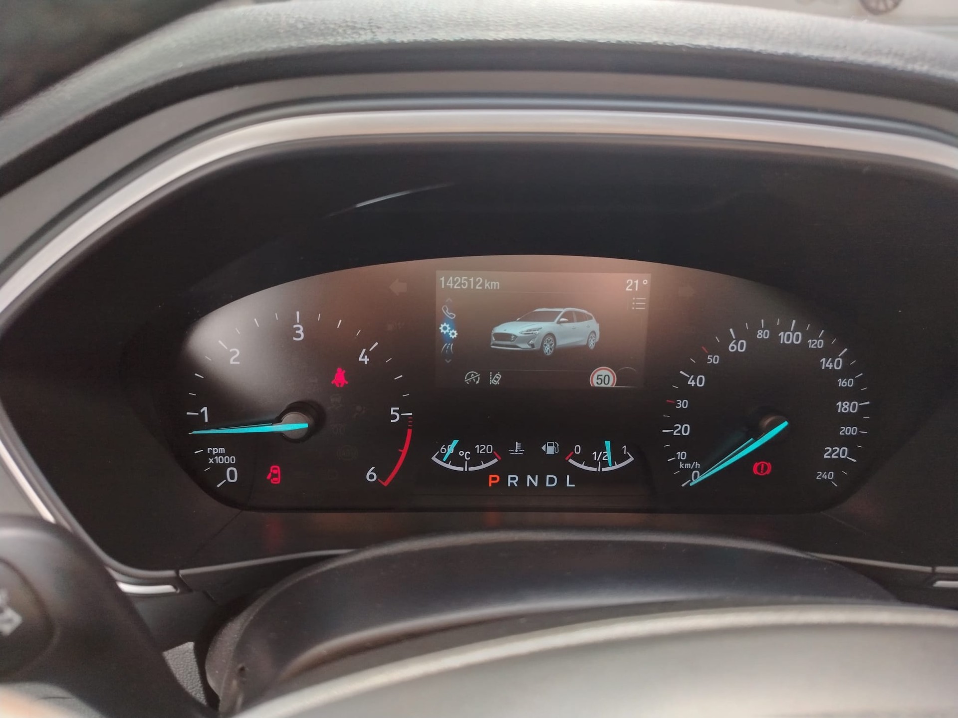 FORD 1.5 EcoBlue 120 Titanium-image-4