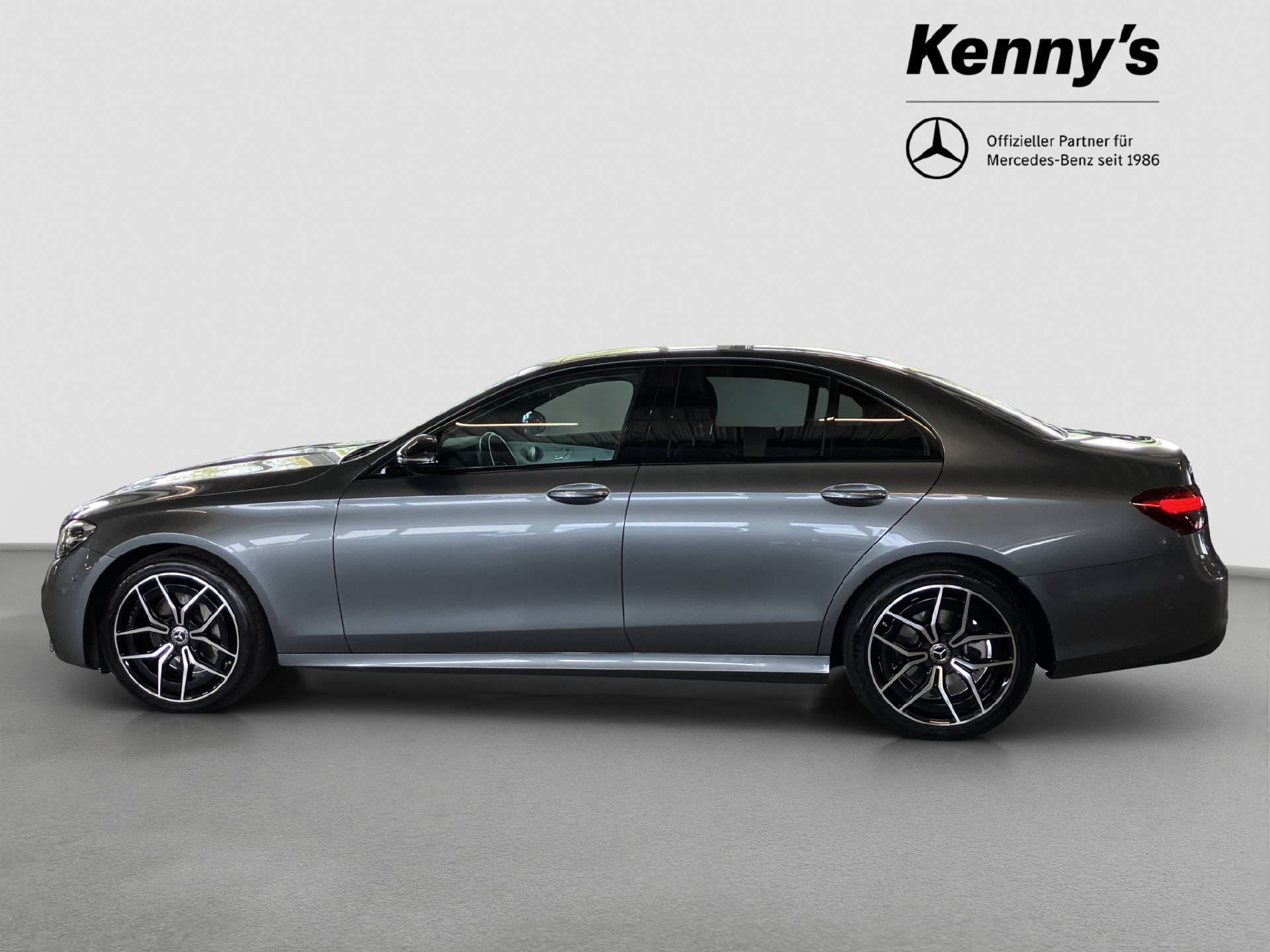 MERCEDES-BENZ E 220 d Swiss Star AMG Line-image-2