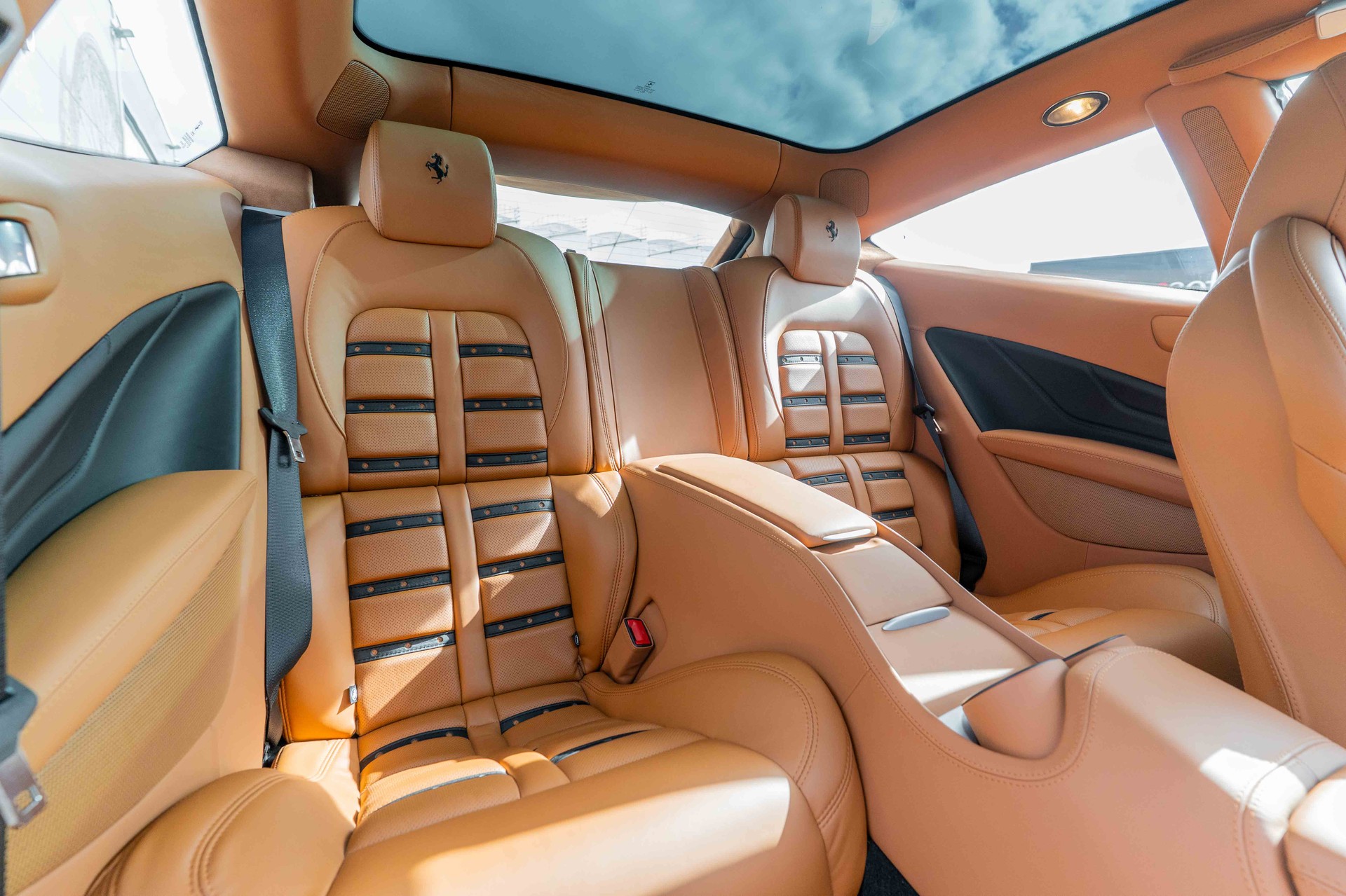 FERRARI FF-image-9