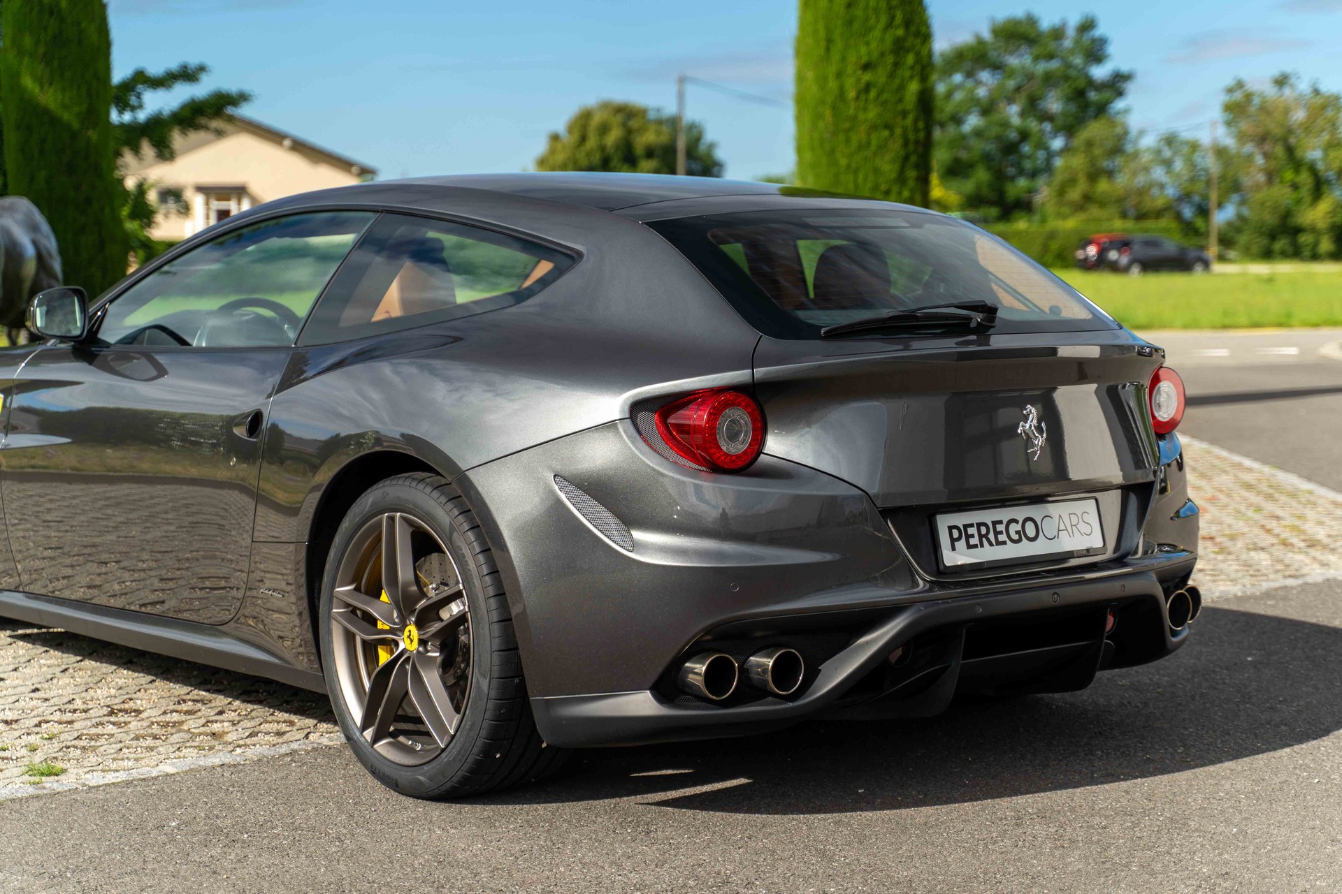 FERRARI FF-image-14