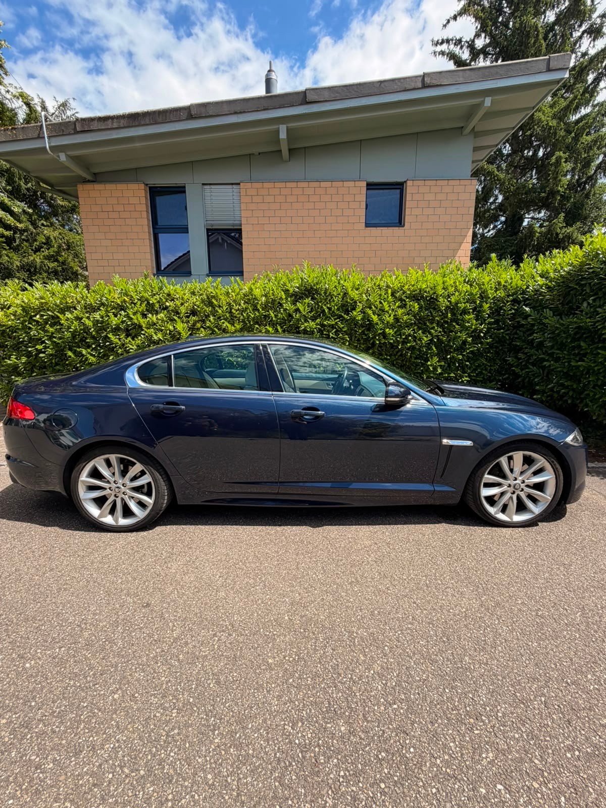 JAGUAR XF 5.0 V8-image-2