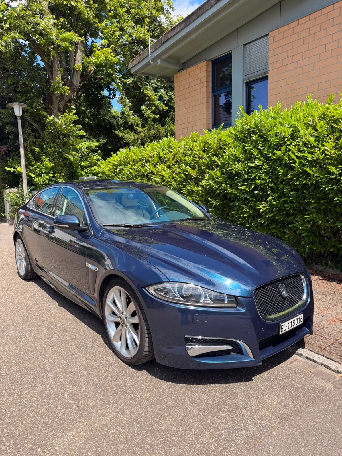 JAGUAR XF 5.0 V8-image-4