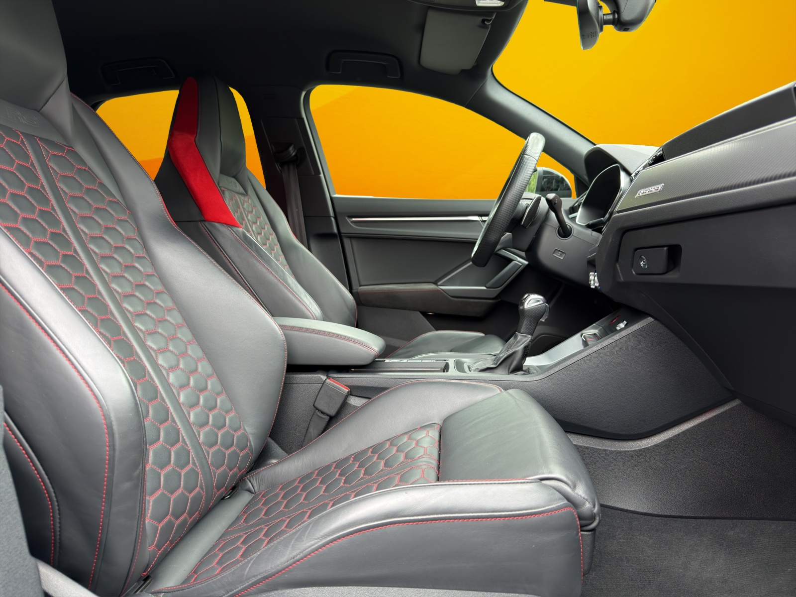 AUDI RS Q3 Sportback quattro S tronic-image-11