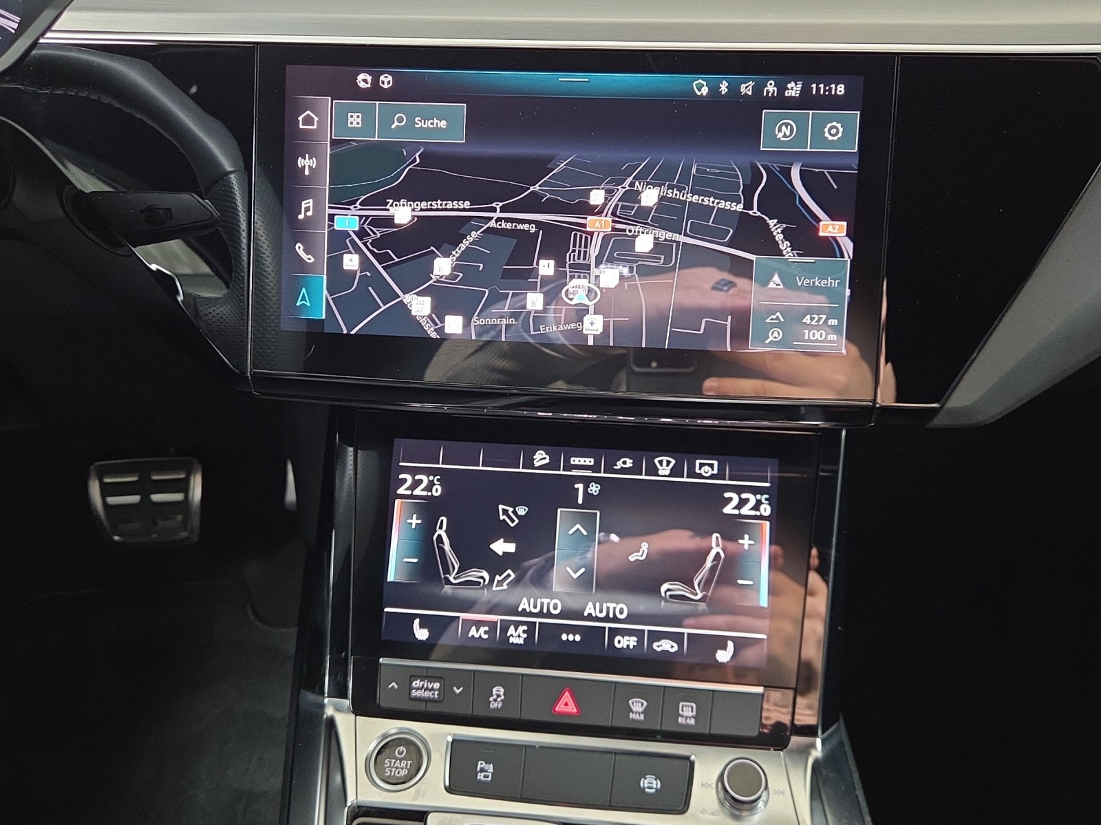 AUDI Q8 50 e-tron S line quattro-image-11