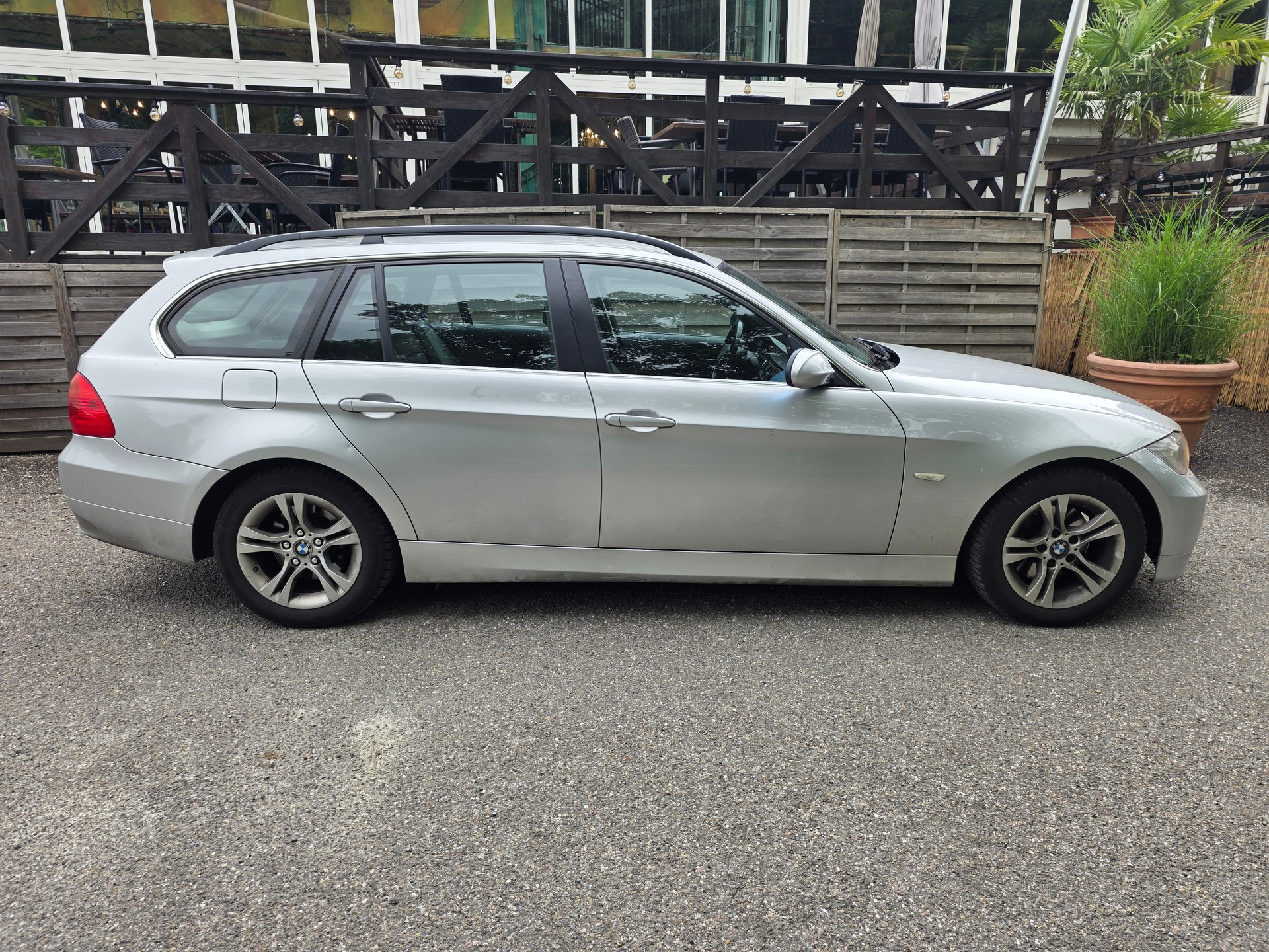 BMW 325i Touring Steptronic-image-3