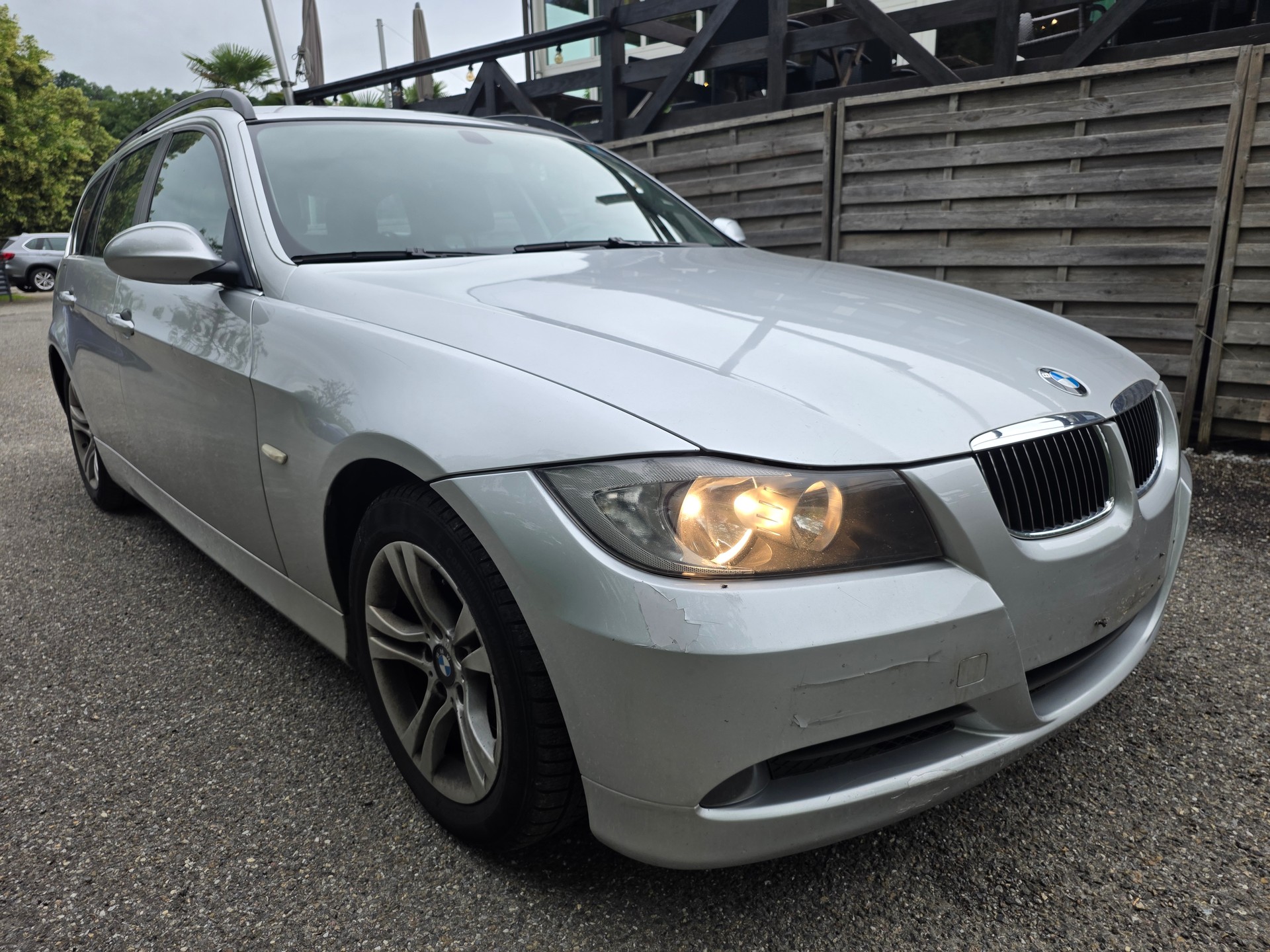 BMW 325i Touring Steptronic-image-0