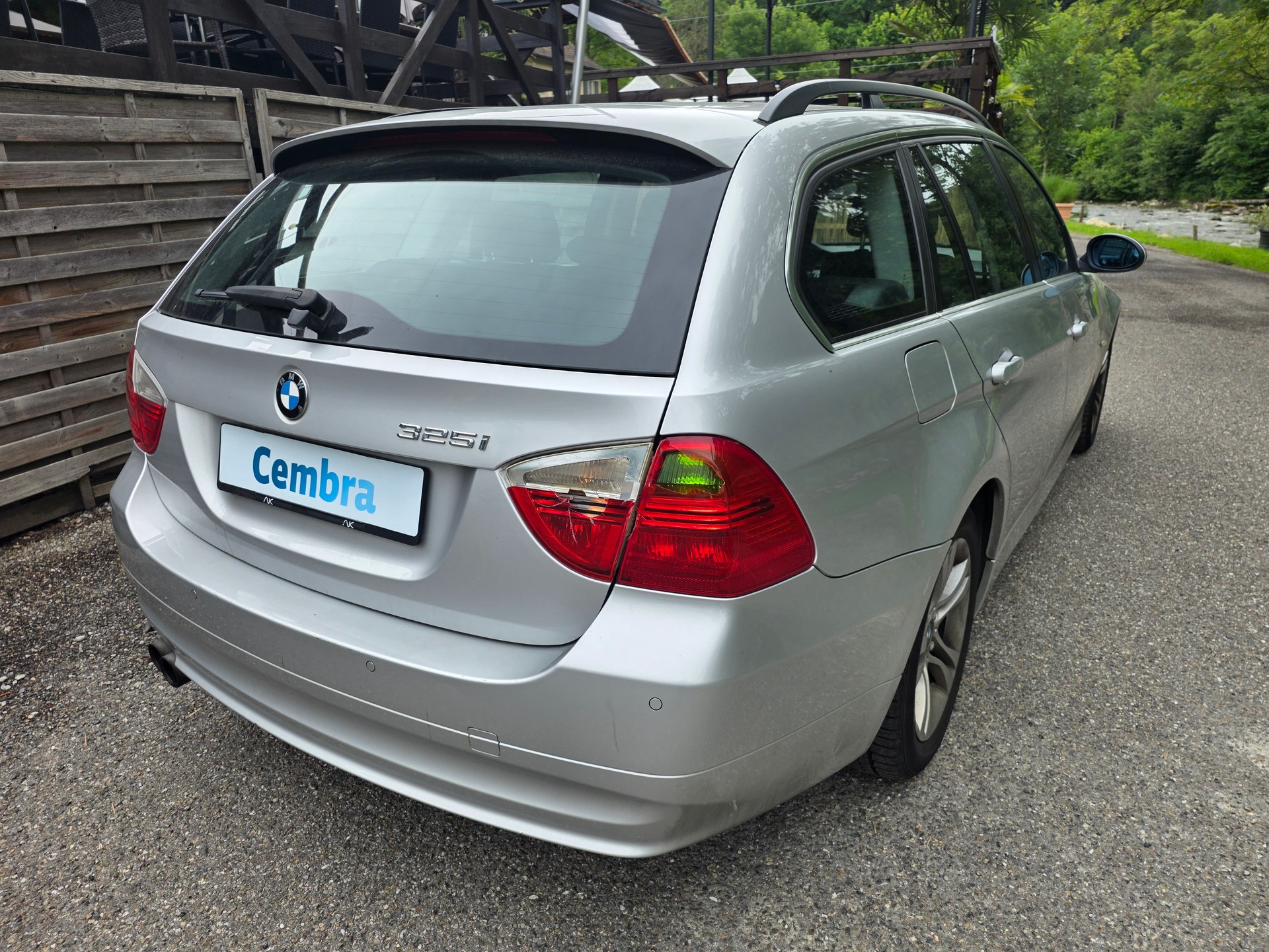 BMW 325i Touring Steptronic-image-4