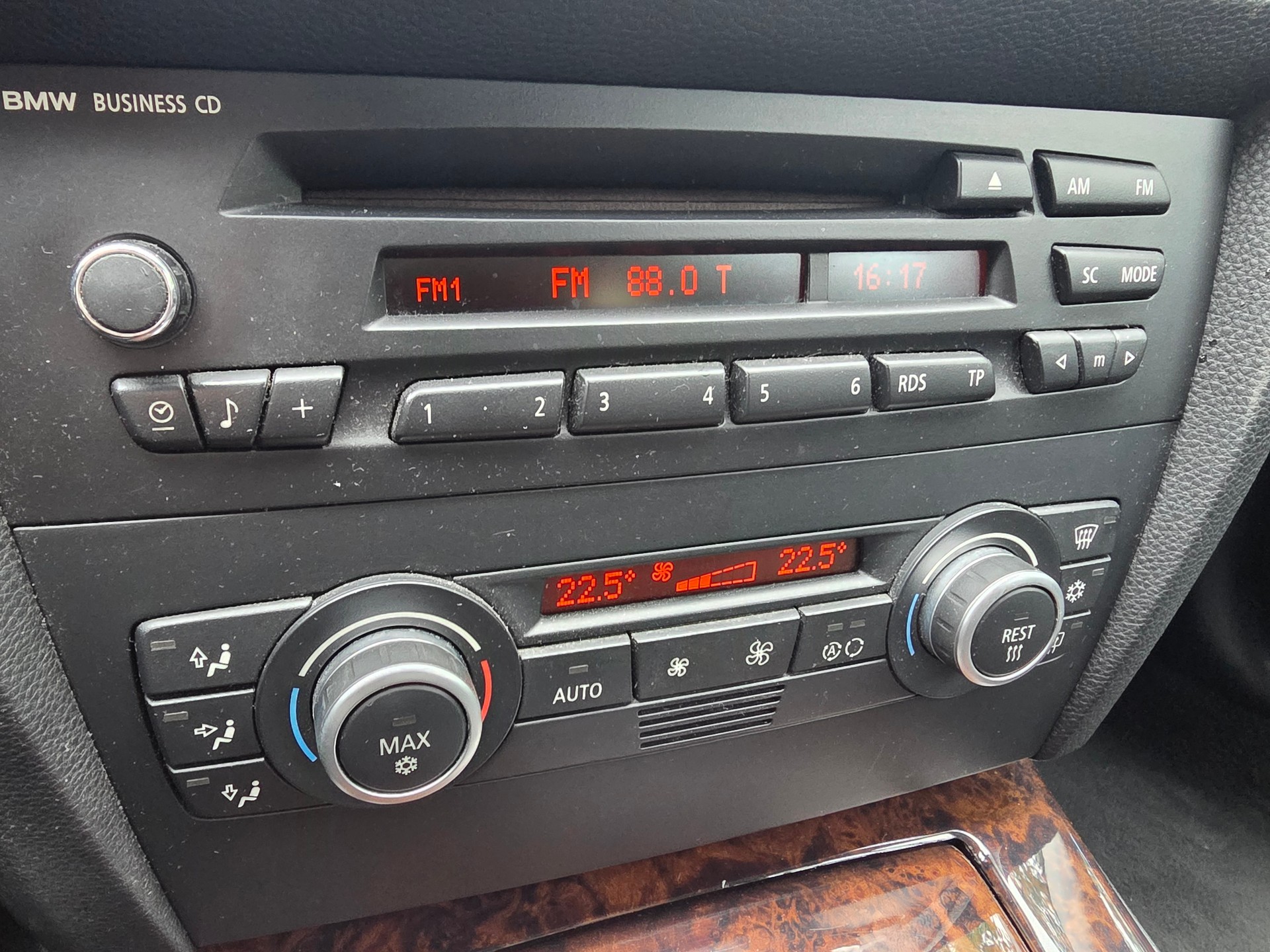 BMW 325i Touring Steptronic-image-10