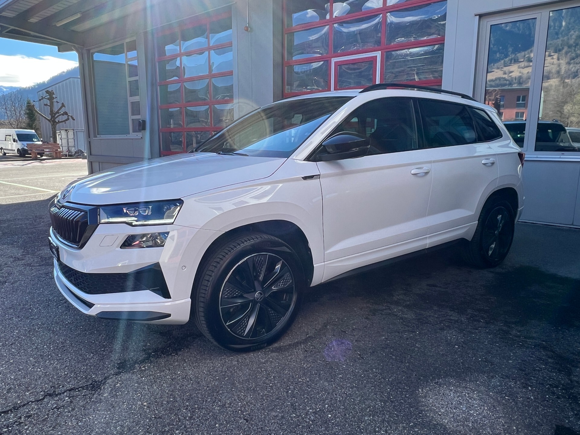 SKODA Karoq 2.0 TSI SportLine 4x4 DSG-image-2