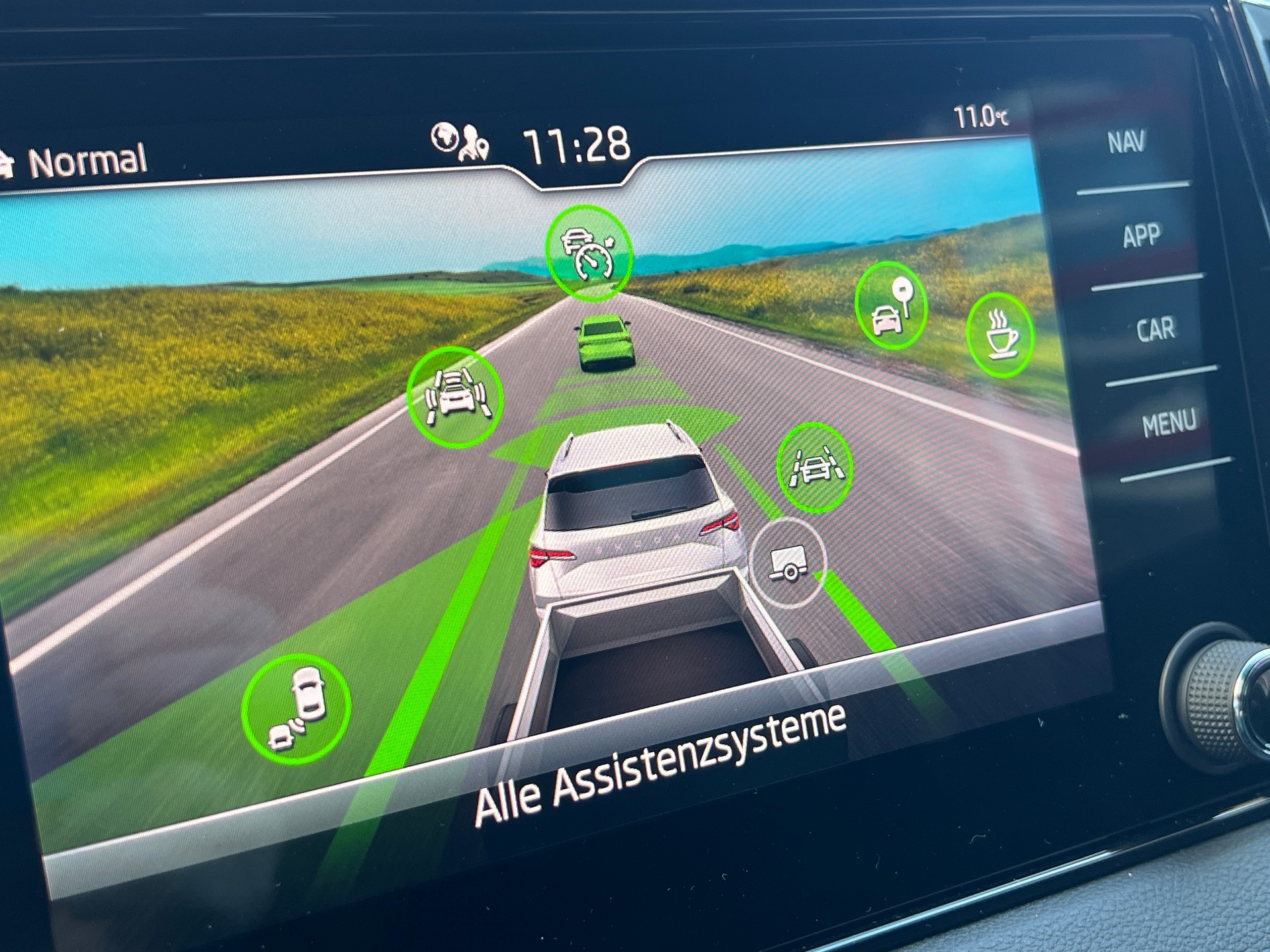 SKODA Karoq 2.0 TSI SportLine 4x4 DSG-image-11