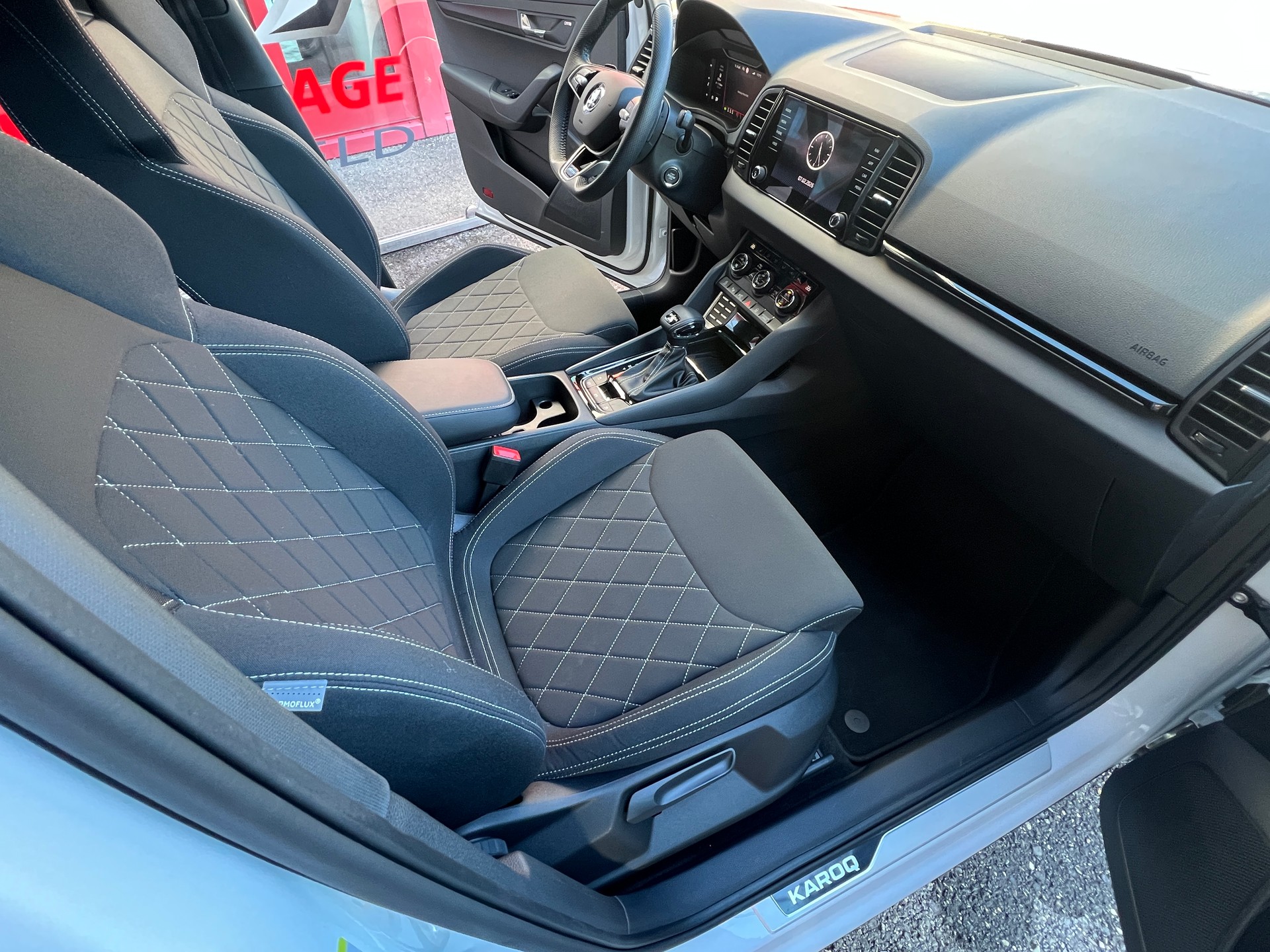 SKODA Karoq 2.0 TSI SportLine 4x4 DSG-image-4