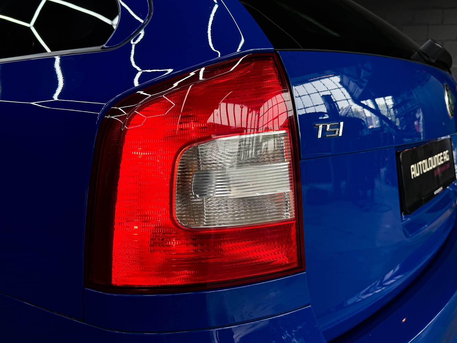 SKODA Octavia Combi 1.4 TSI Ambiente DSG-image-8