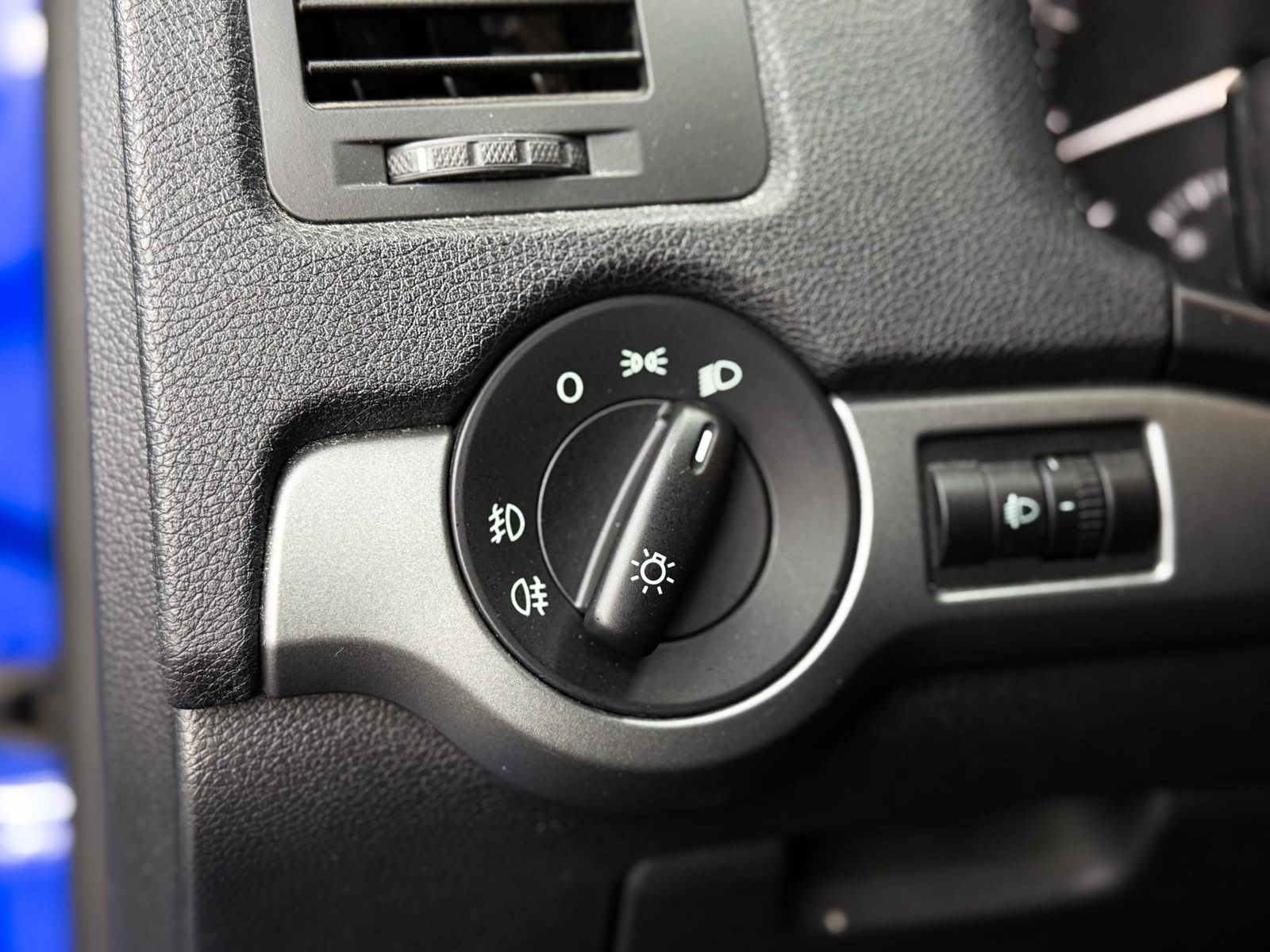 SKODA Octavia Combi 1.4 TSI Ambiente DSG-image-15