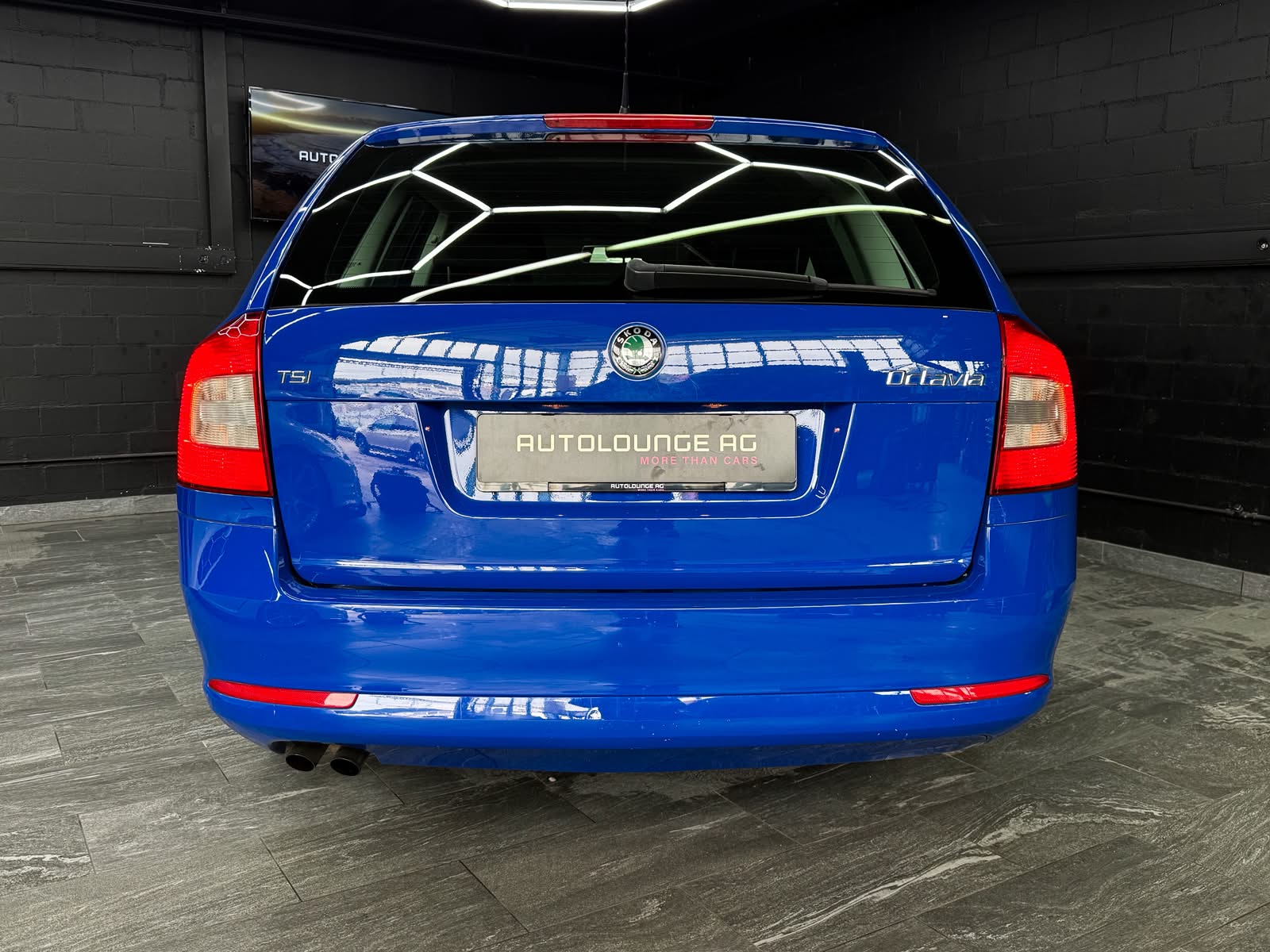 SKODA Octavia Combi 1.4 TSI Ambiente DSG-image-7
