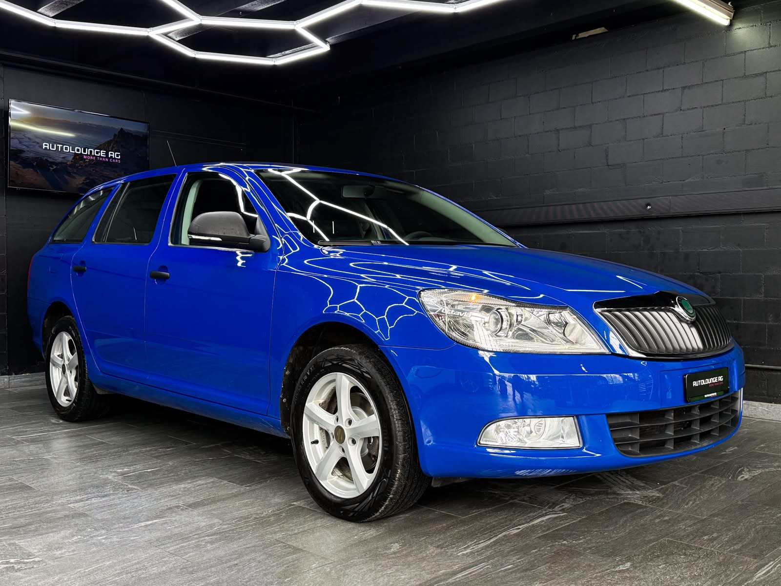 SKODA Octavia Combi 1.4 TSI Ambiente DSG-image-1