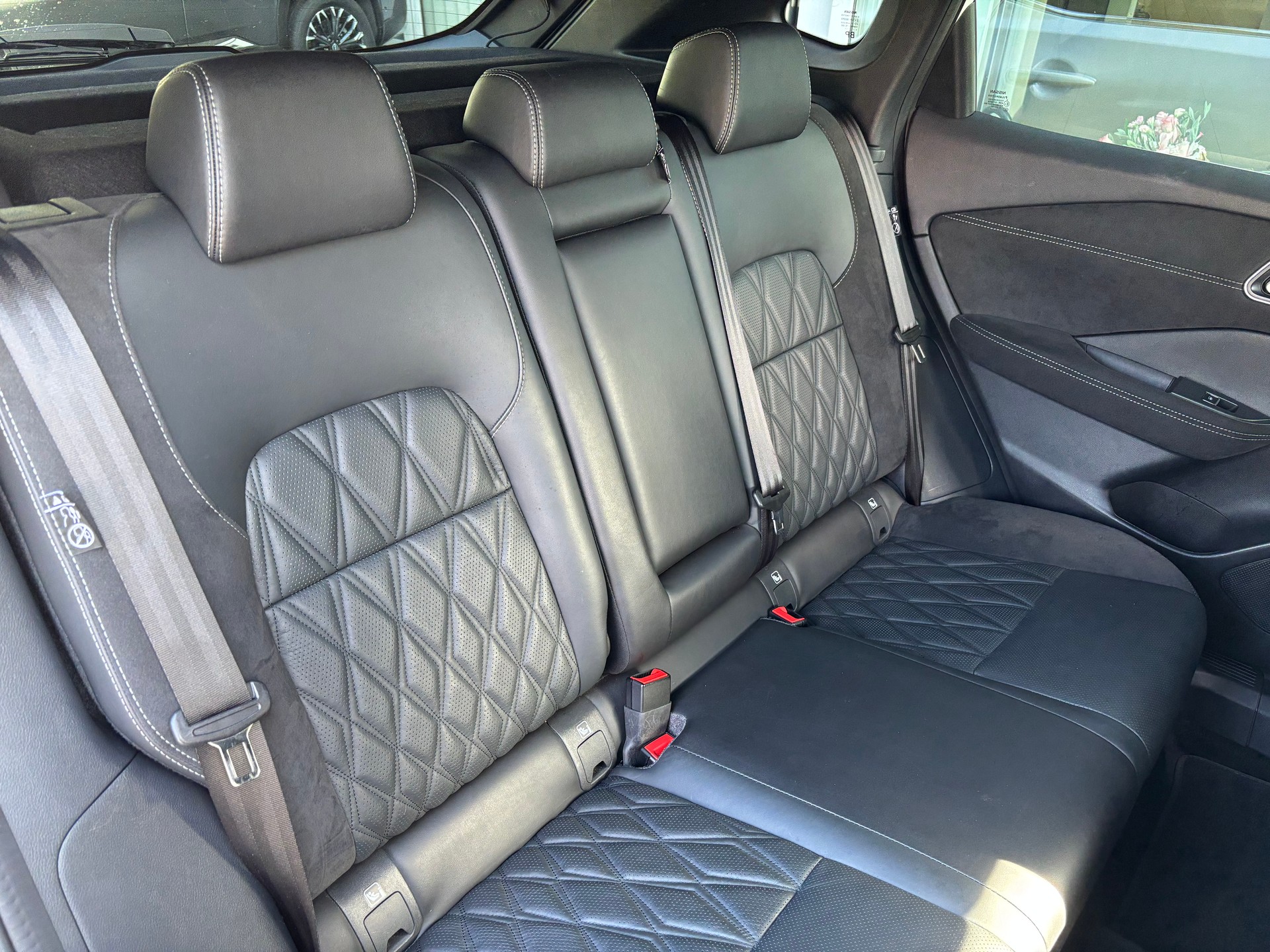 NISSAN Qashqai 1.3 MHEV Tekna+ 4x4-image-6