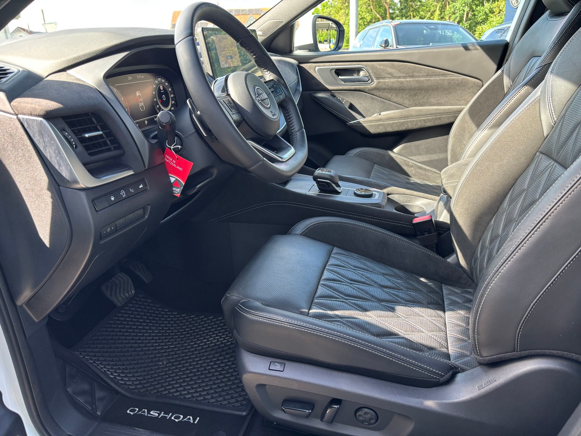 NISSAN Qashqai 1.3 MHEV Tekna+ 4x4-image-10