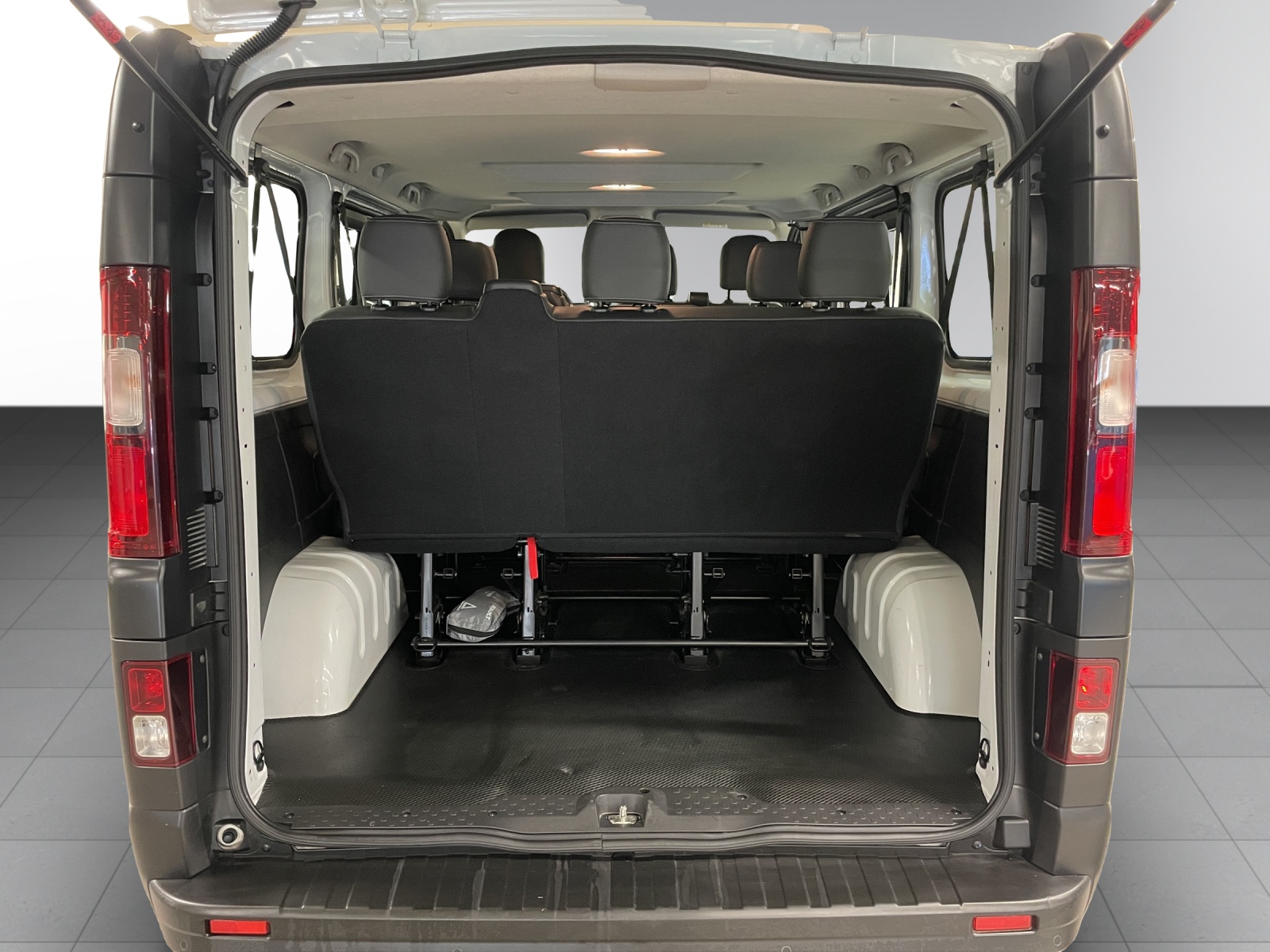 Image RENAULT TRAFIC Trafic Blue dCi 120 Passenger Zen