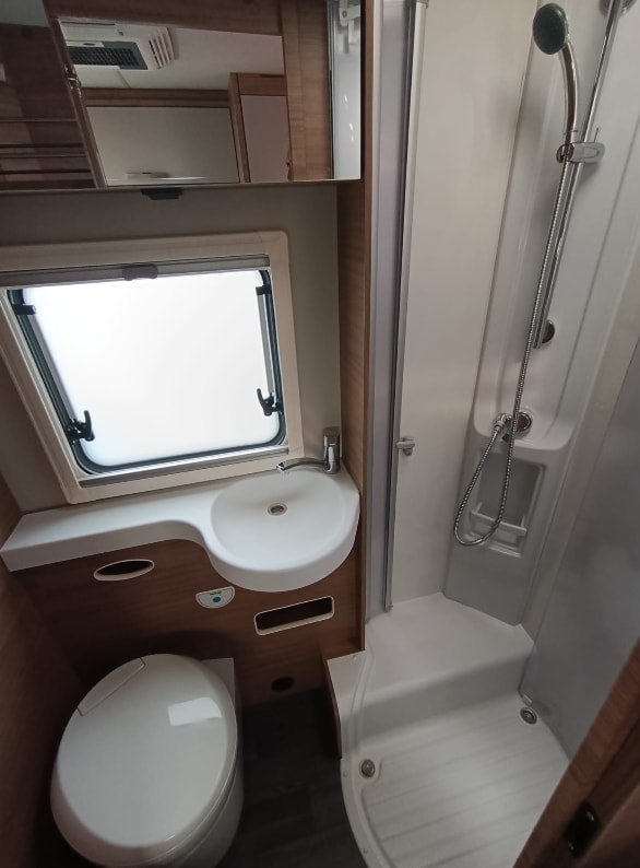KNAUS Live I 700 MEG ***Das „Echte“ Vollintegrierten-Gefühl zum fairen Preis***Automat 160PS *5 Plätzer * 300Ah Lithium Batterie *-image-28