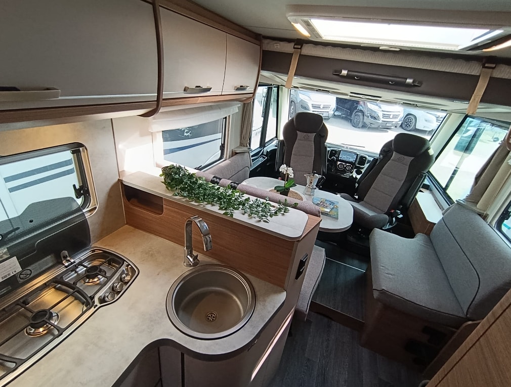 KNAUS Live I 700 MEG ***Das „Echte“ Vollintegrierten-Gefühl zum fairen Preis***Automat 160PS *5 Plätzer * 300Ah Lithium Batterie *-image-17