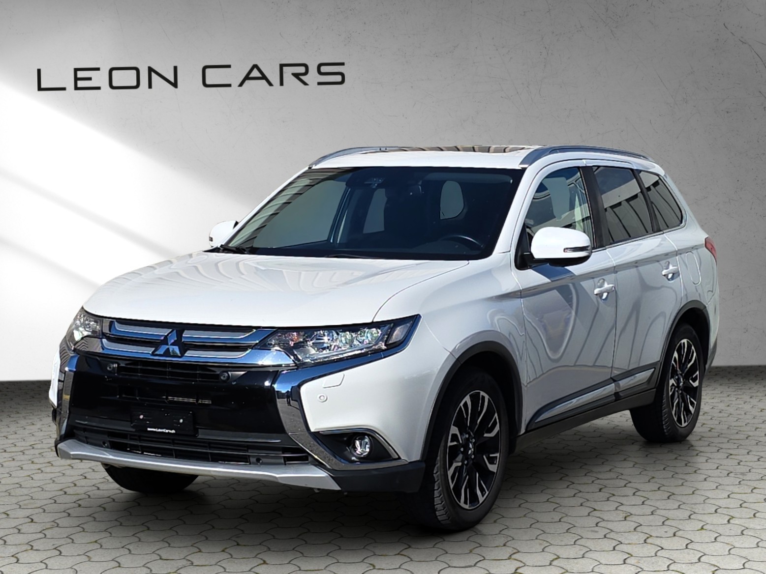 MITSUBISHI Outlander 2.2 DID Diamond Annivers. 4WD Automatic 7-Sitzer mit AHK-image-0