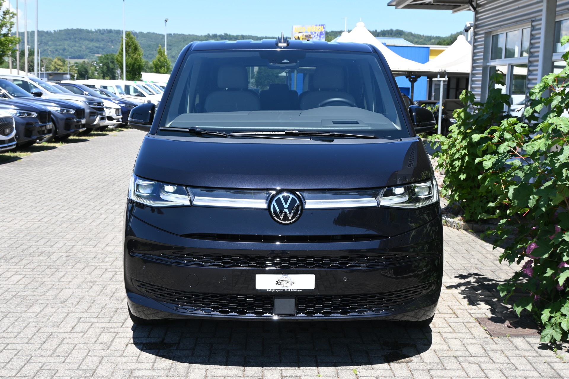 VW Multivan 2.0 TDI Style DSG Lang + AHK 2000KG + Top-Ausstattung-image-2