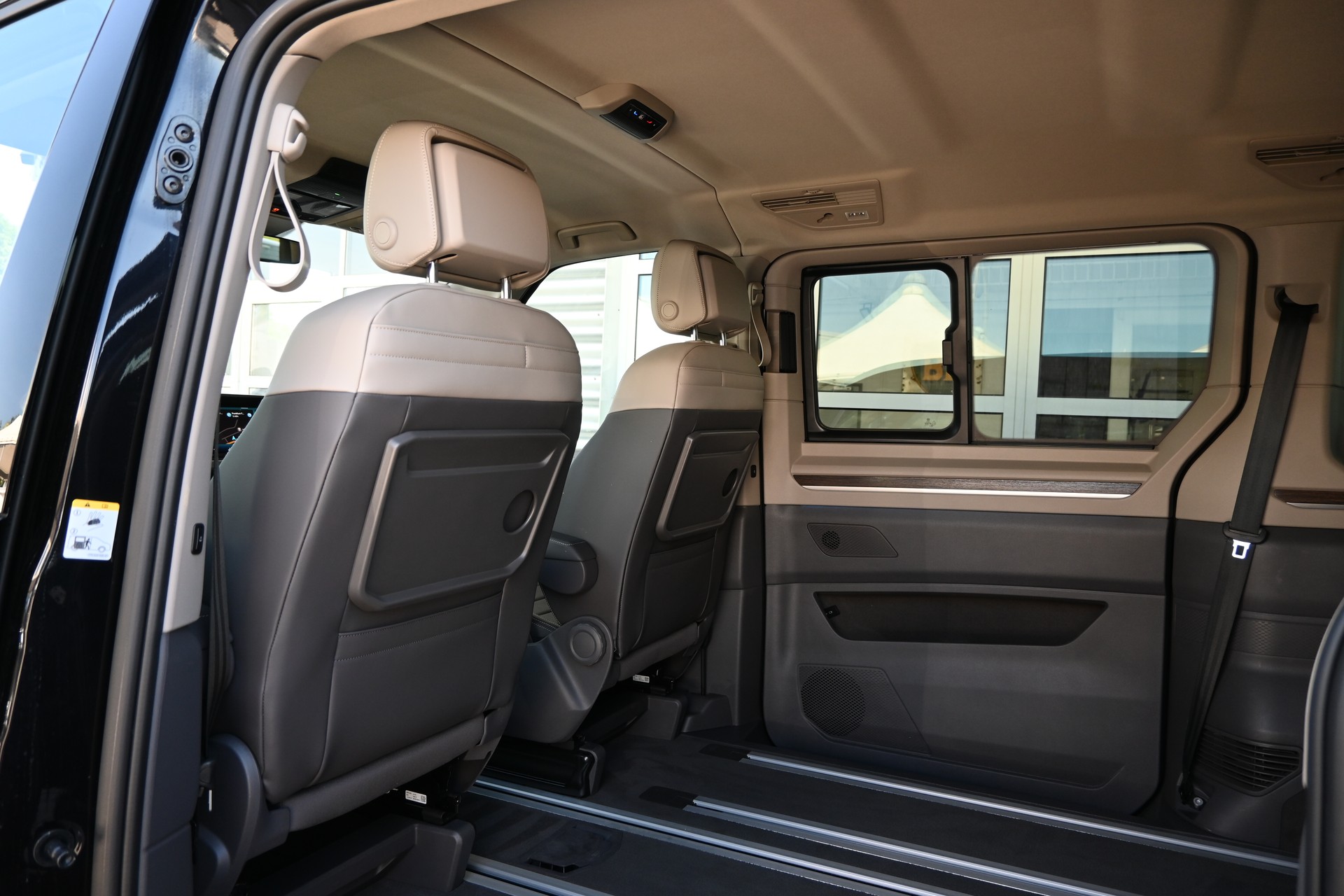 VW Multivan 2.0 TDI Style DSG Lang + AHK 2000KG + Top-Ausstattung-image-18