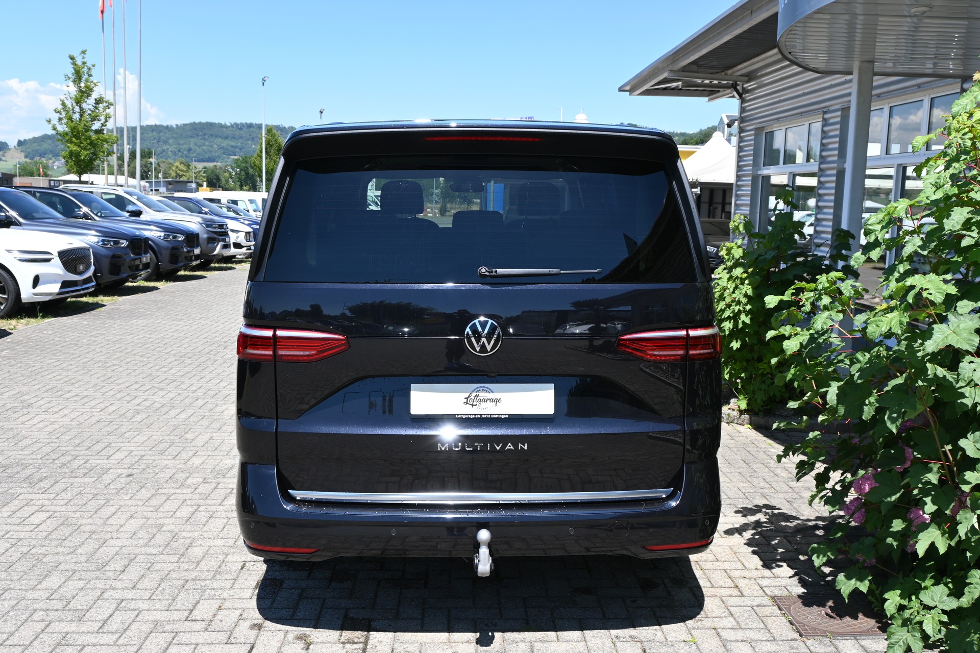 VW Multivan 2.0 TDI Style DSG Lang + AHK 2000KG + Top-Ausstattung-image-3
