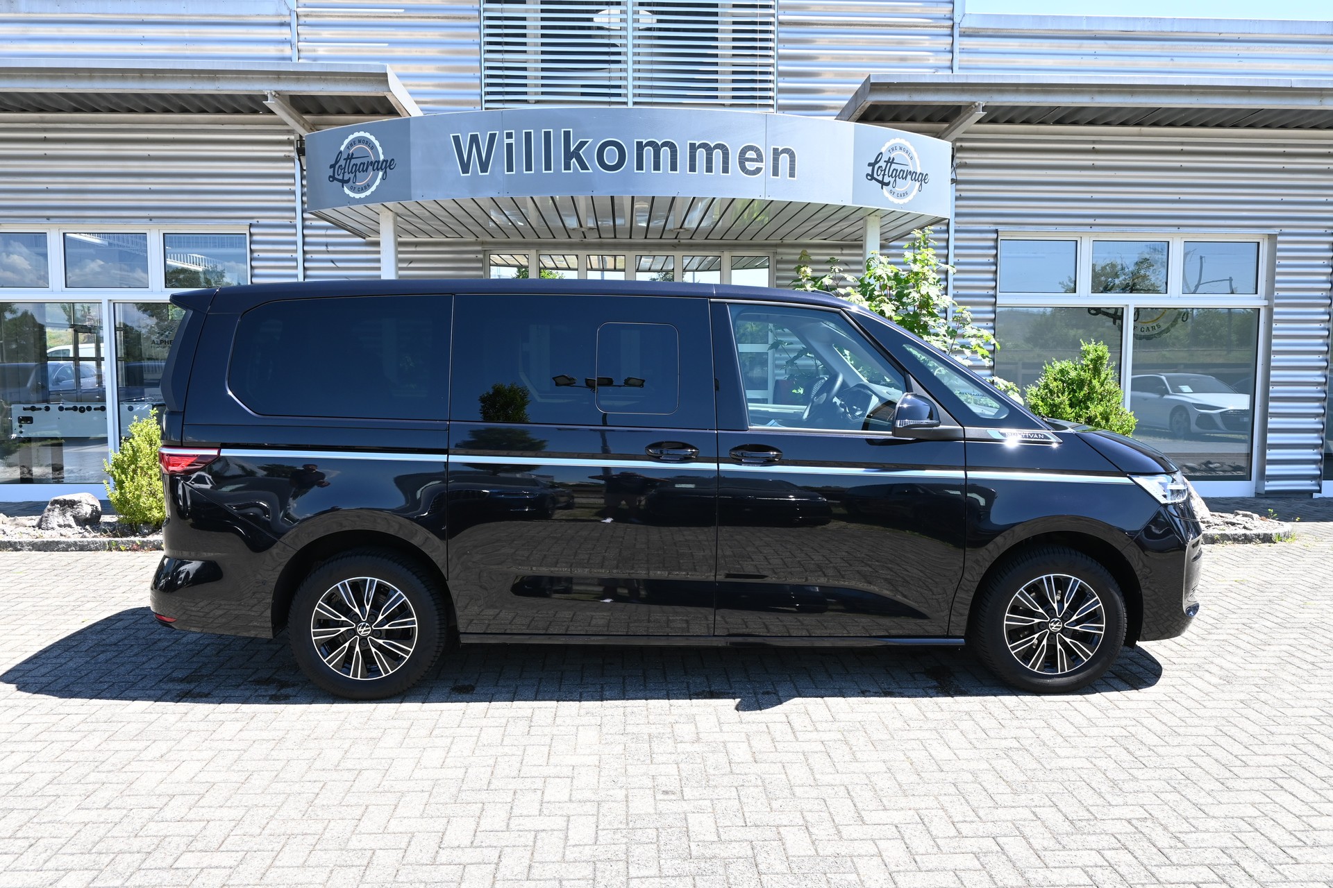 VW Multivan 2.0 TDI Style DSG Lang + AHK 2000KG + Top-Ausstattung-image-4