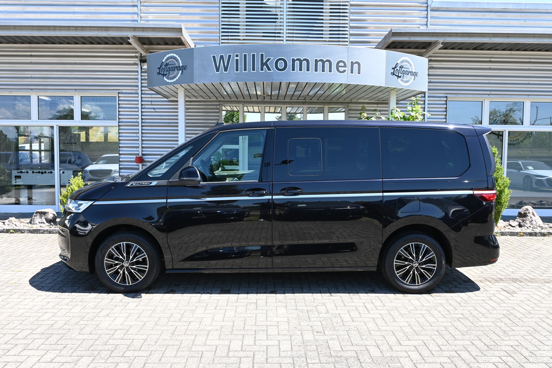 VW Multivan 2.0 TDI Style DSG Lang + AHK 2000KG + Top-Ausstattung-image-5
