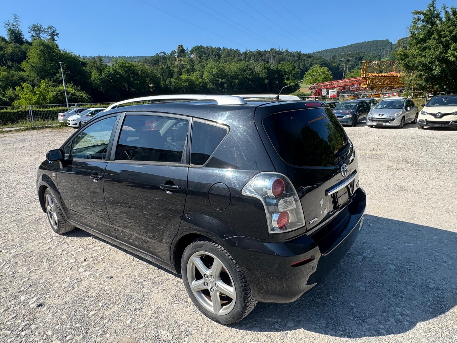 TOYOTA Corolla Verso 2.2 D-4D Linea Luna-image-9